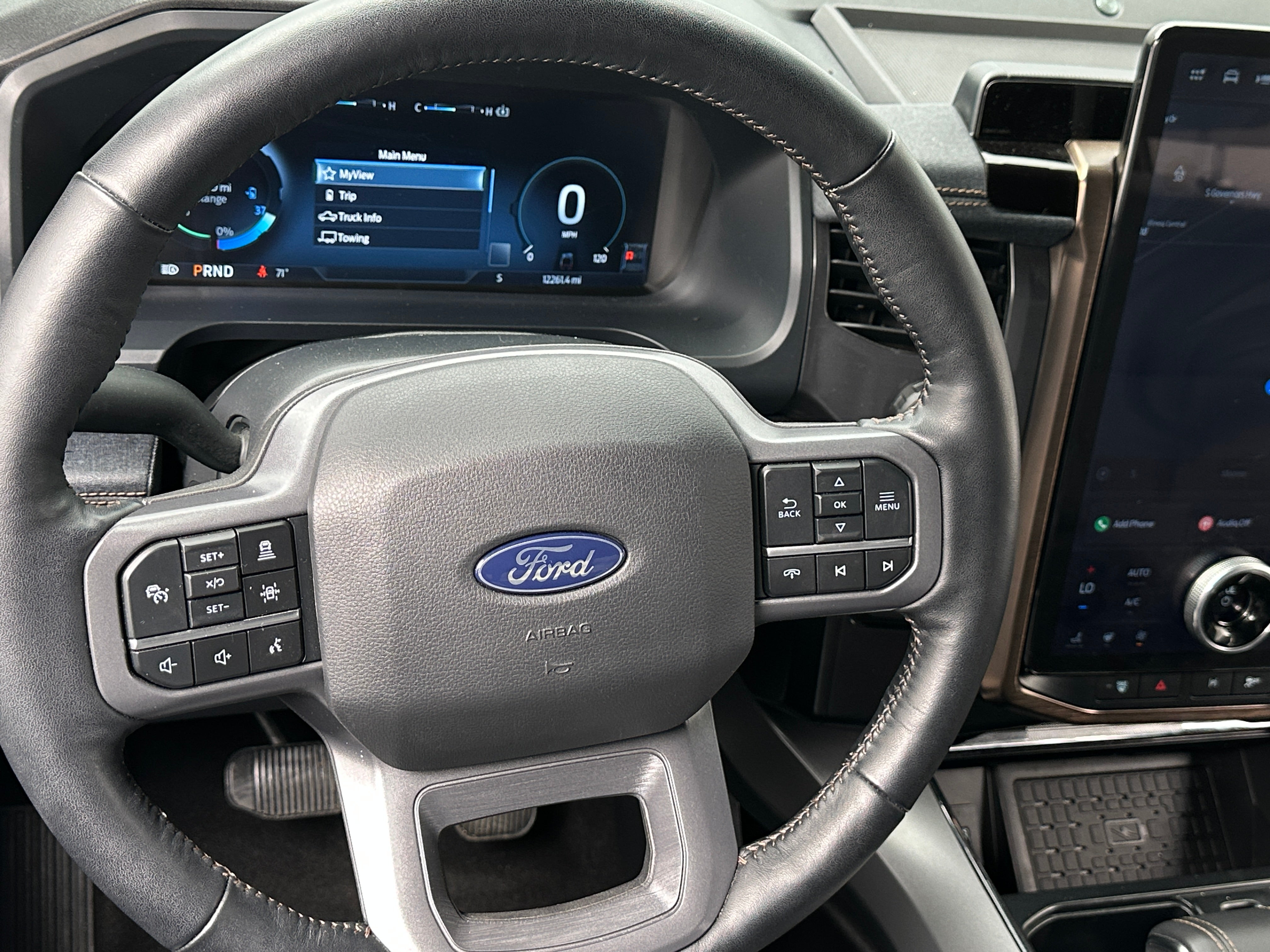 2024 Ford F-150 Lightning Lariat 4