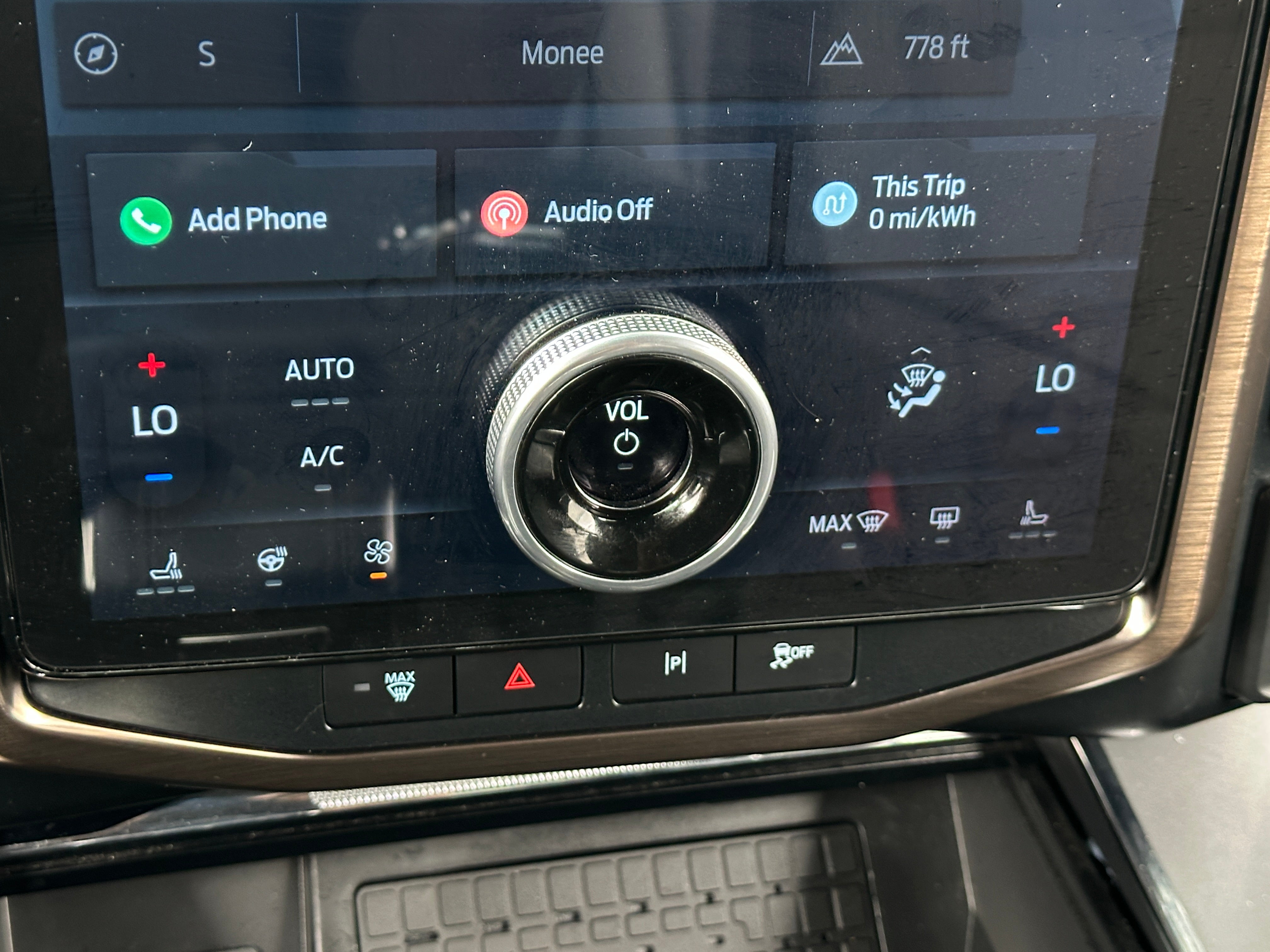 2024 Ford F-150 Lightning Lariat 3