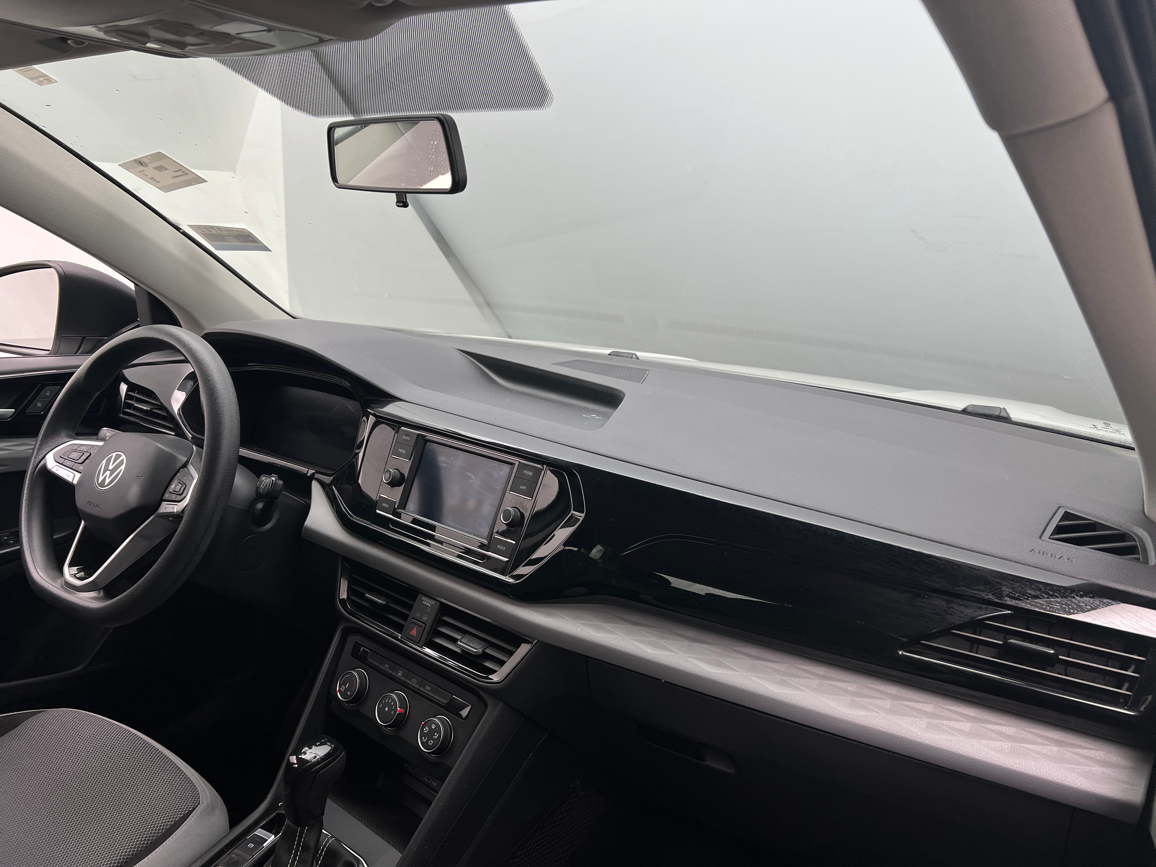 2022 Volkswagen Taos S 3