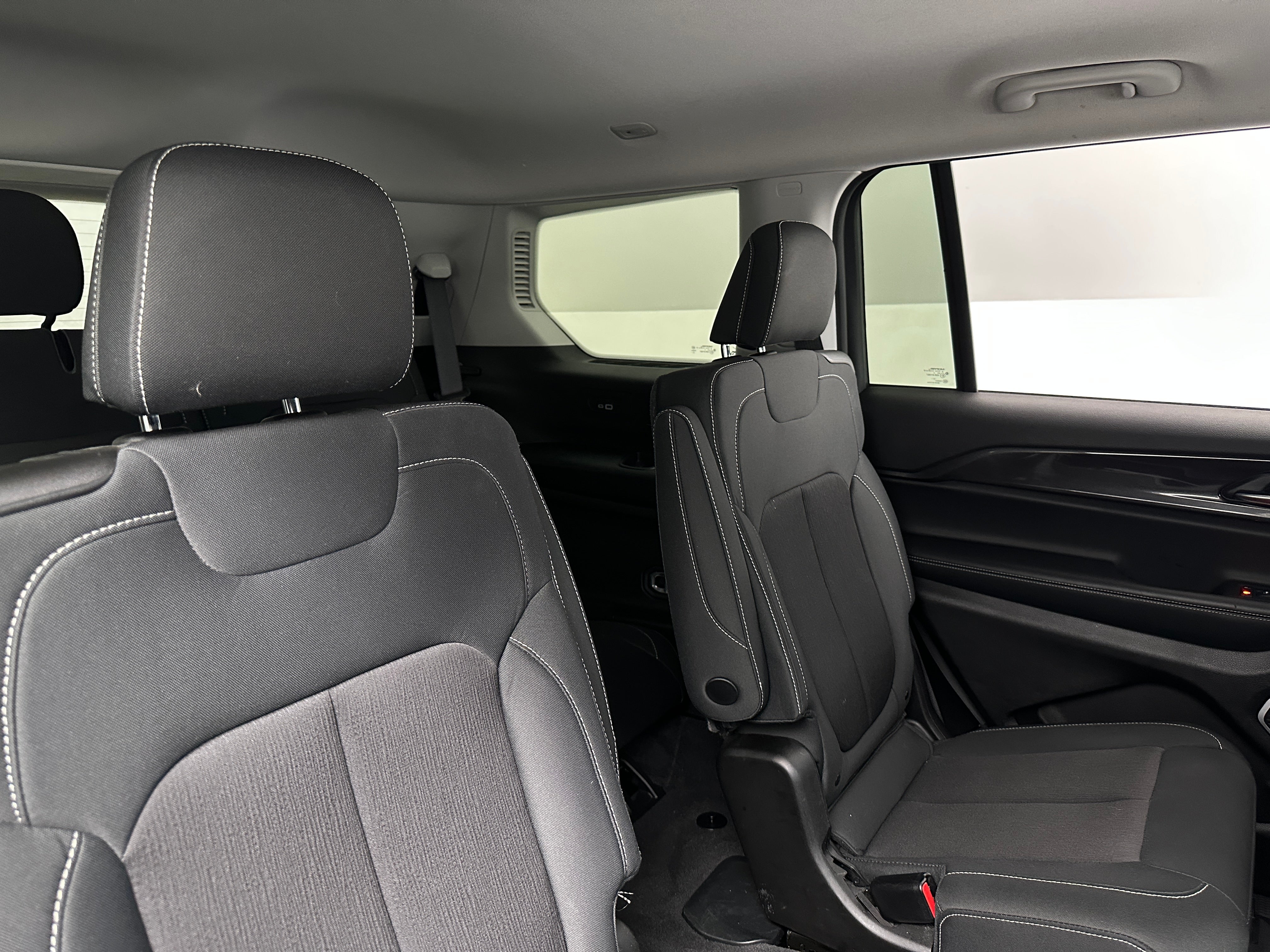 2022 Jeep Grand Cherokee L Laredo 6