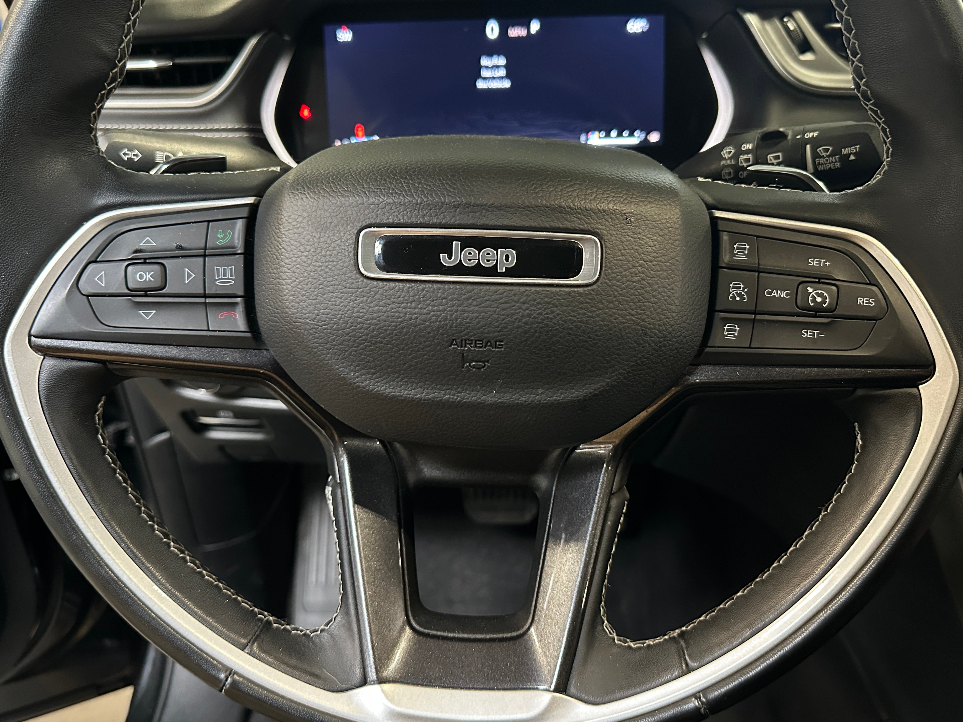 2022 Jeep Grand Cherokee L Laredo 5