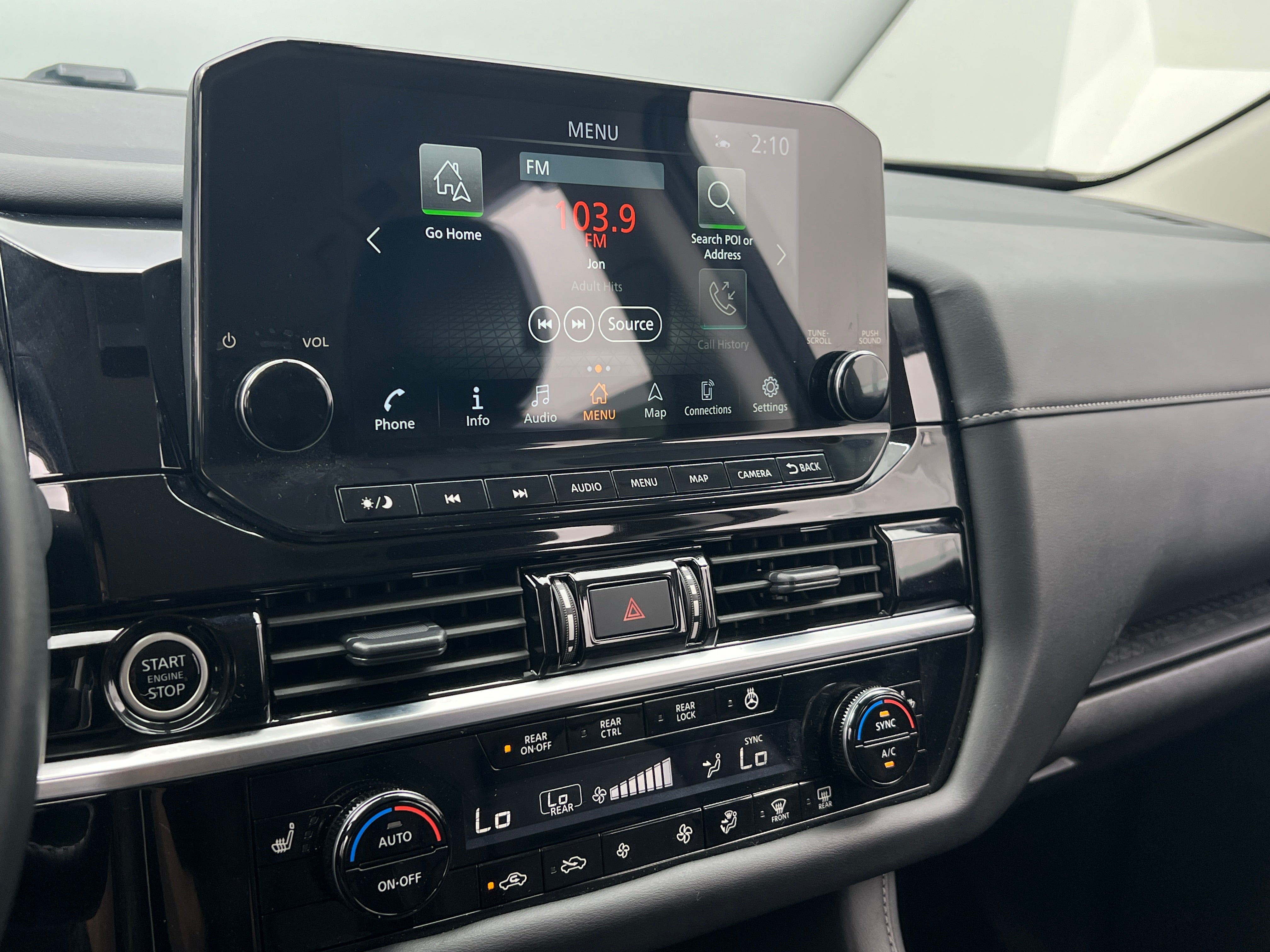 2024 Nissan Pathfinder SL 3