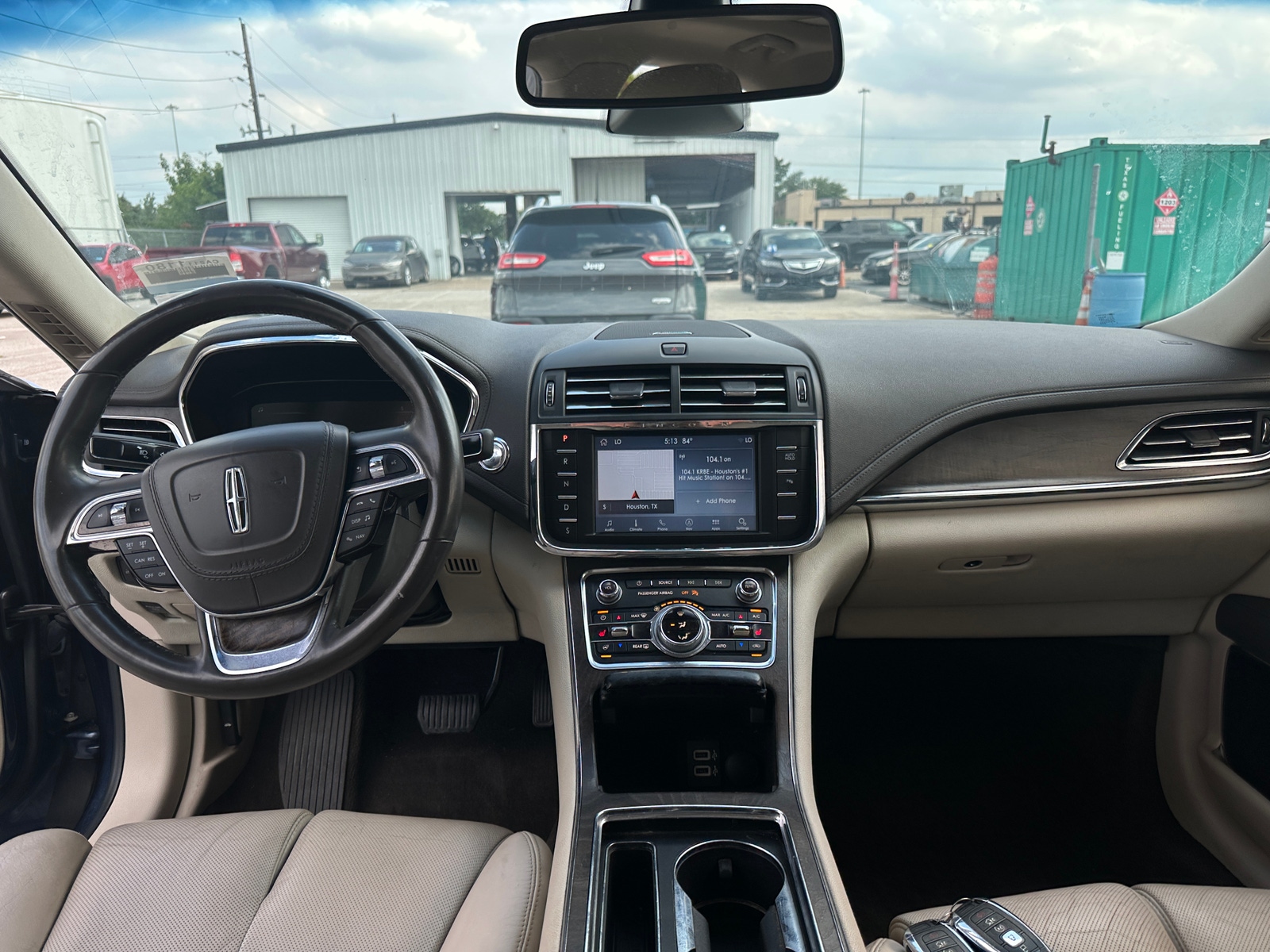 Thumbnail: 2017 Lincoln Continental - 2