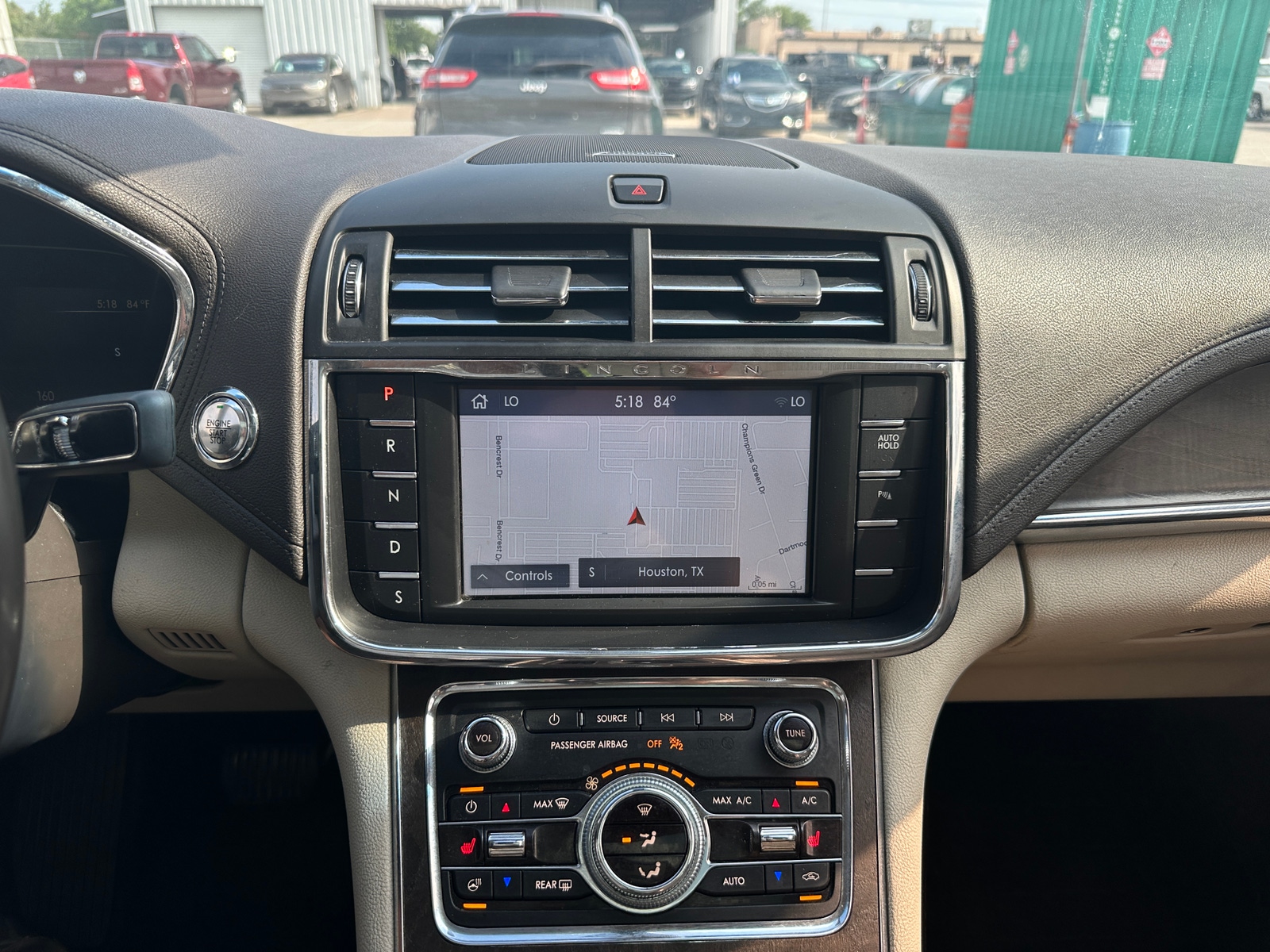 Thumbnail: 2017 Lincoln Continental - 3