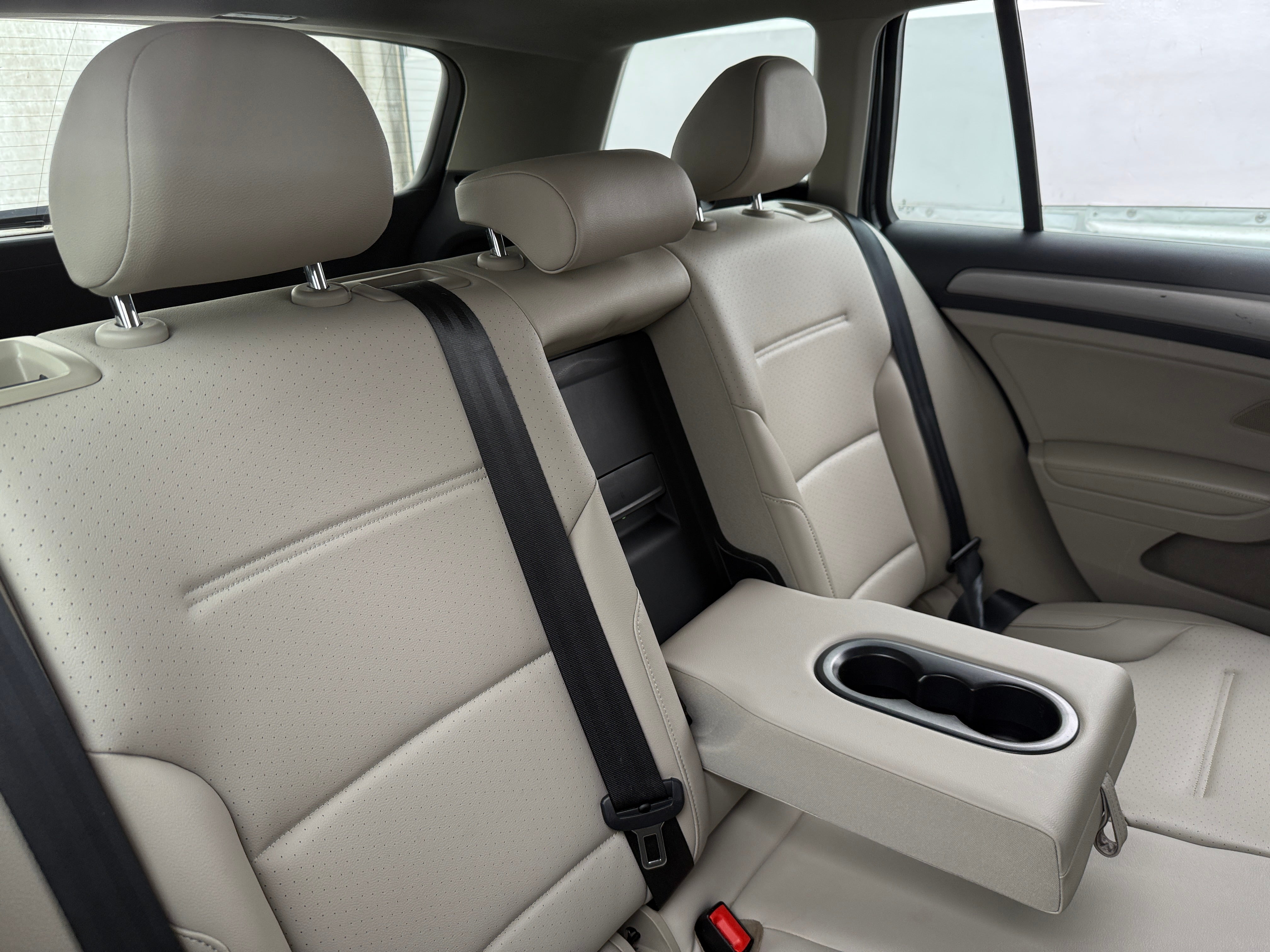 2016 Volkswagen e-Golf SE 6