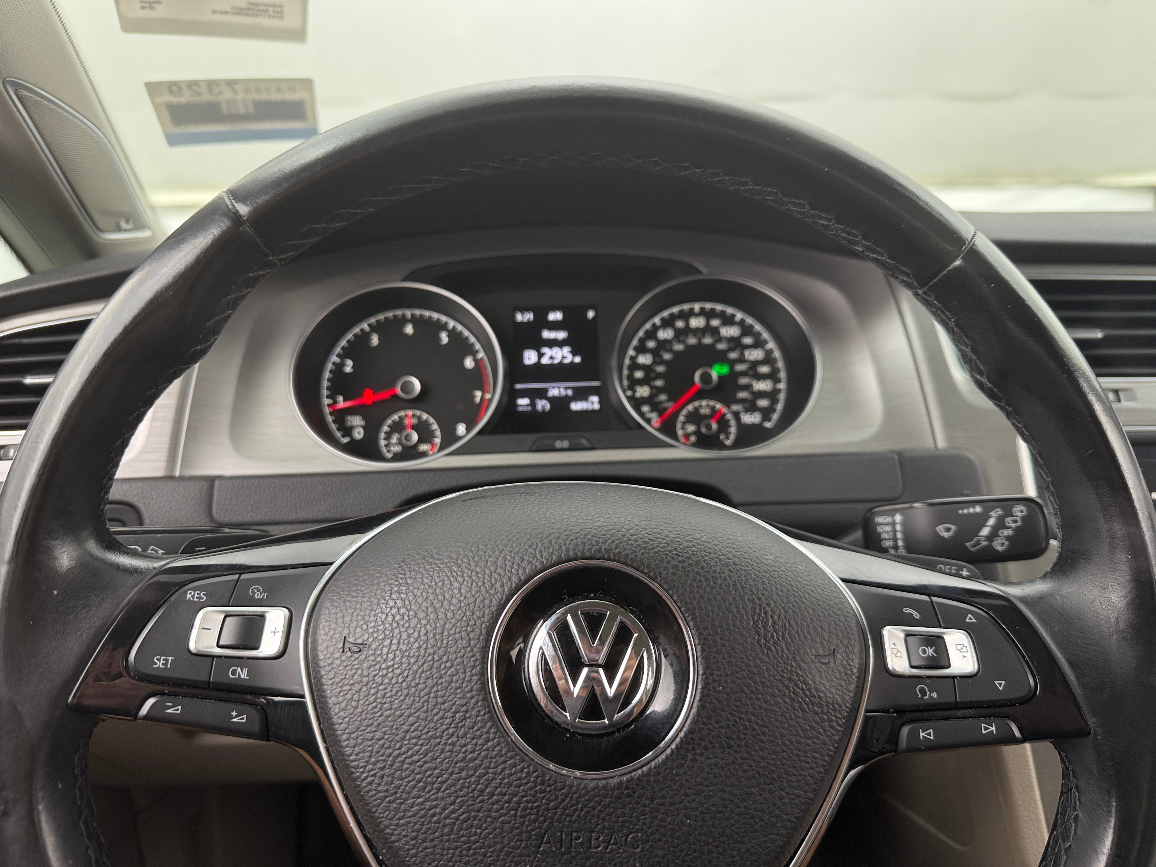 2016 Volkswagen e-Golf SE 5