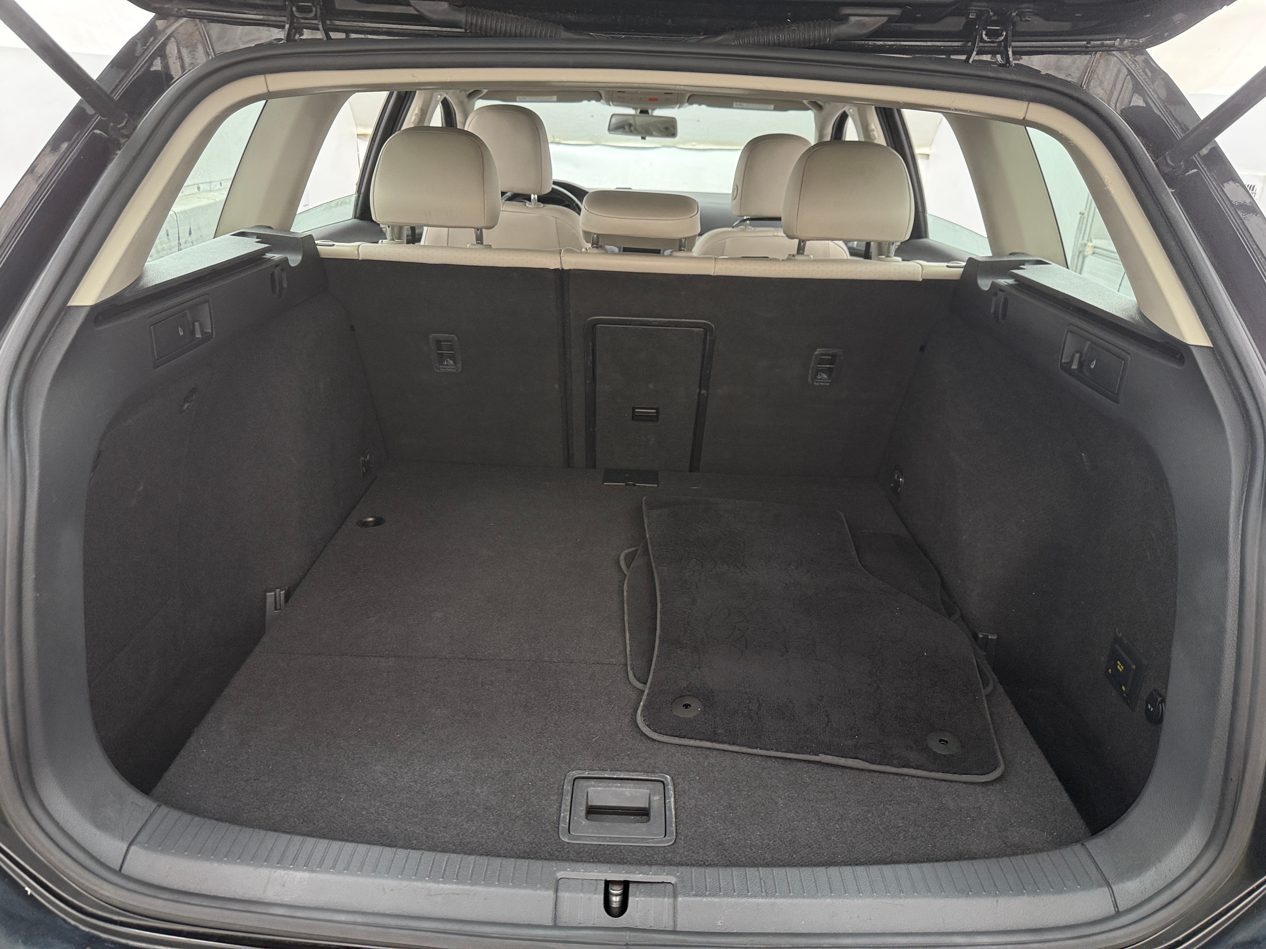 2016 Volkswagen e-Golf SE 7