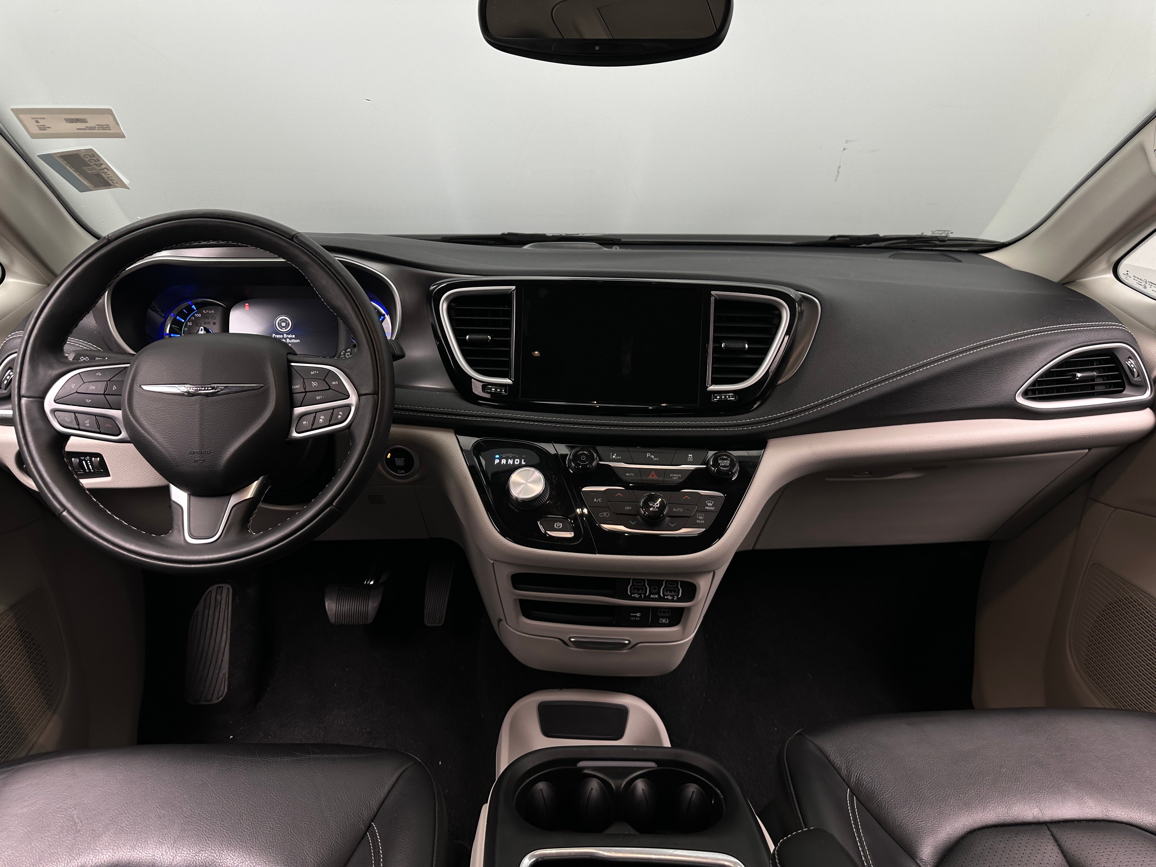 2022 Chrysler Pacifica Hybrid Touring L 2