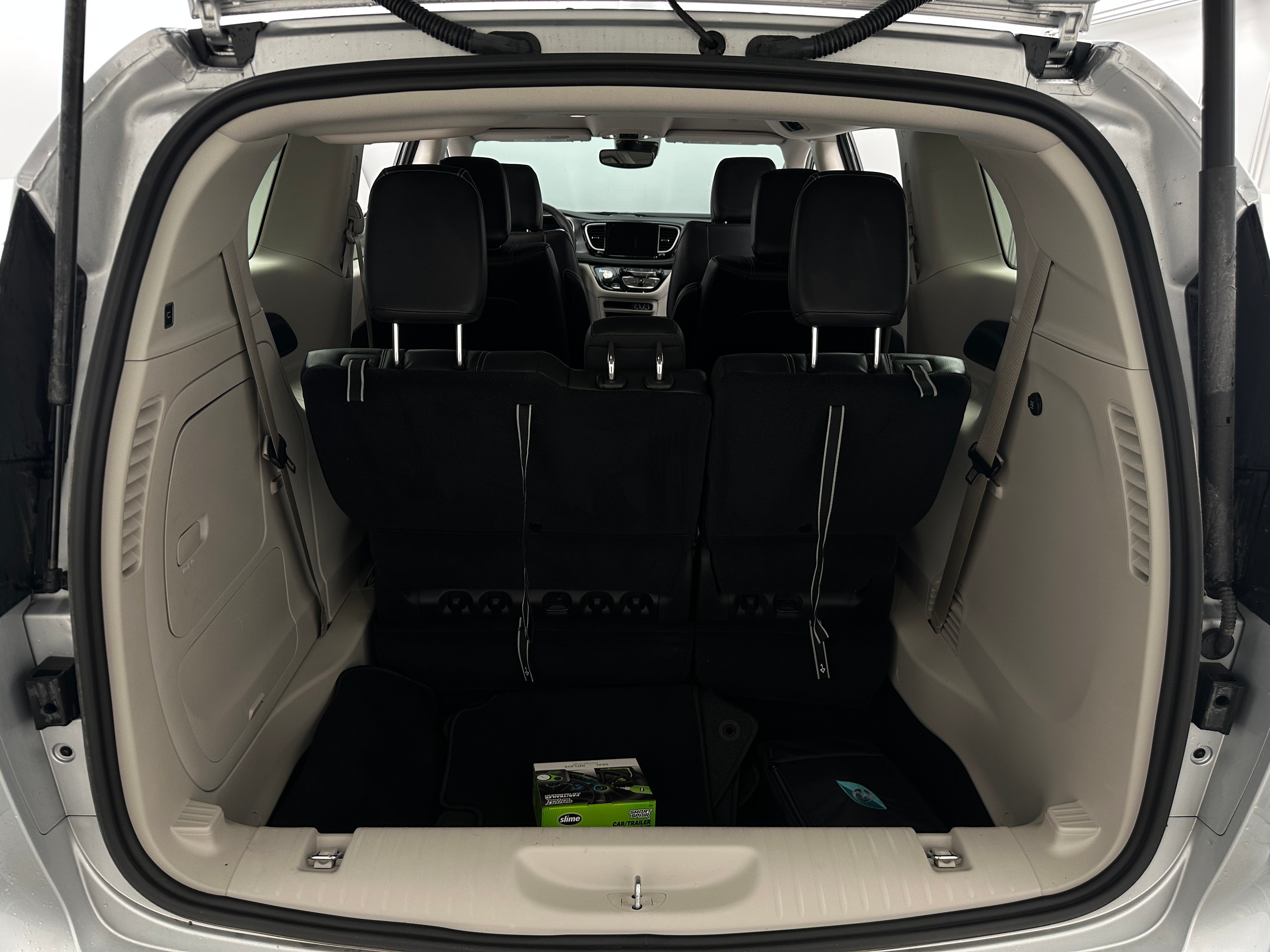 2022 Chrysler Pacifica Hybrid Touring L 6