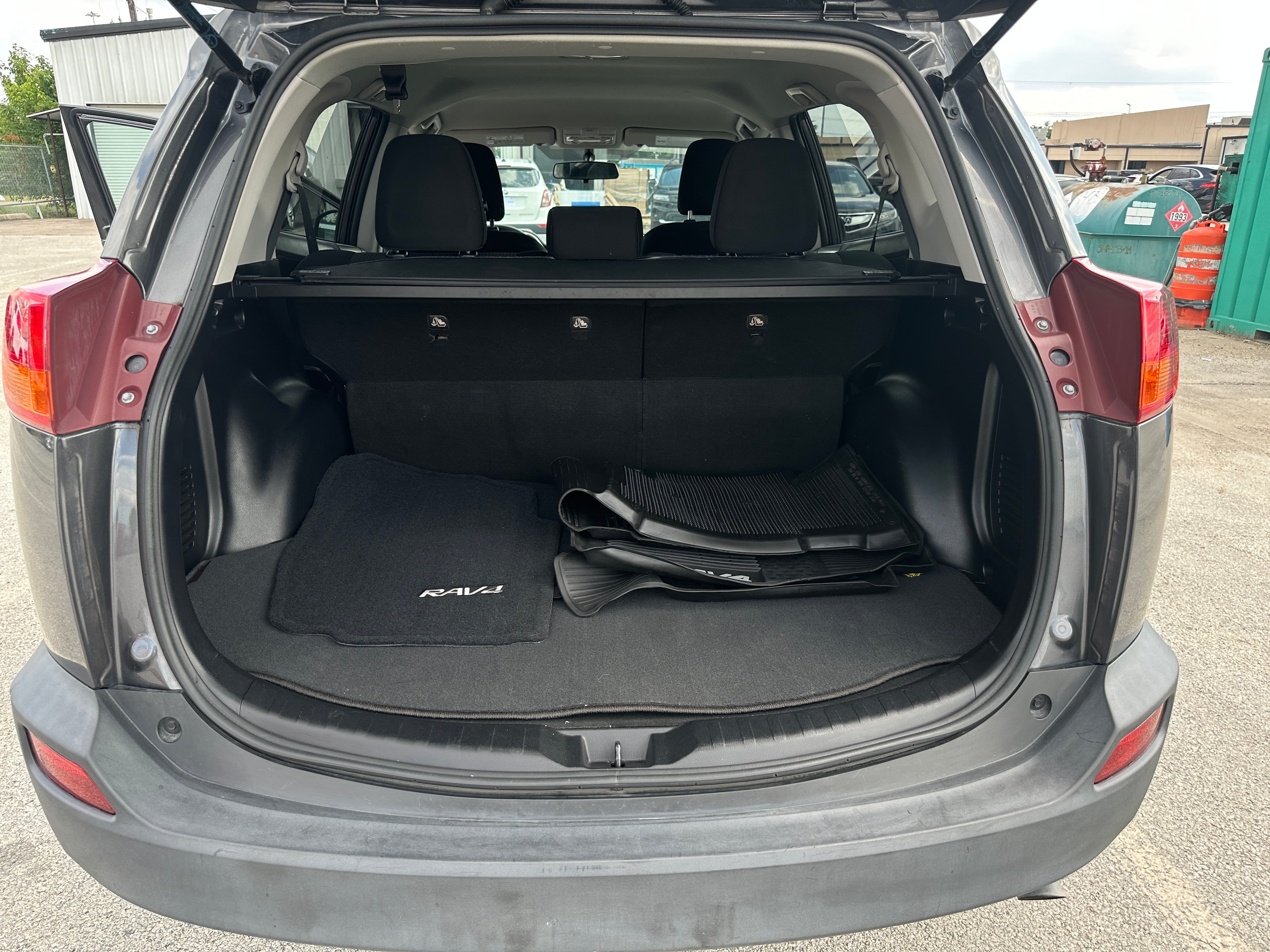 2015 Toyota RAV4 LE 7