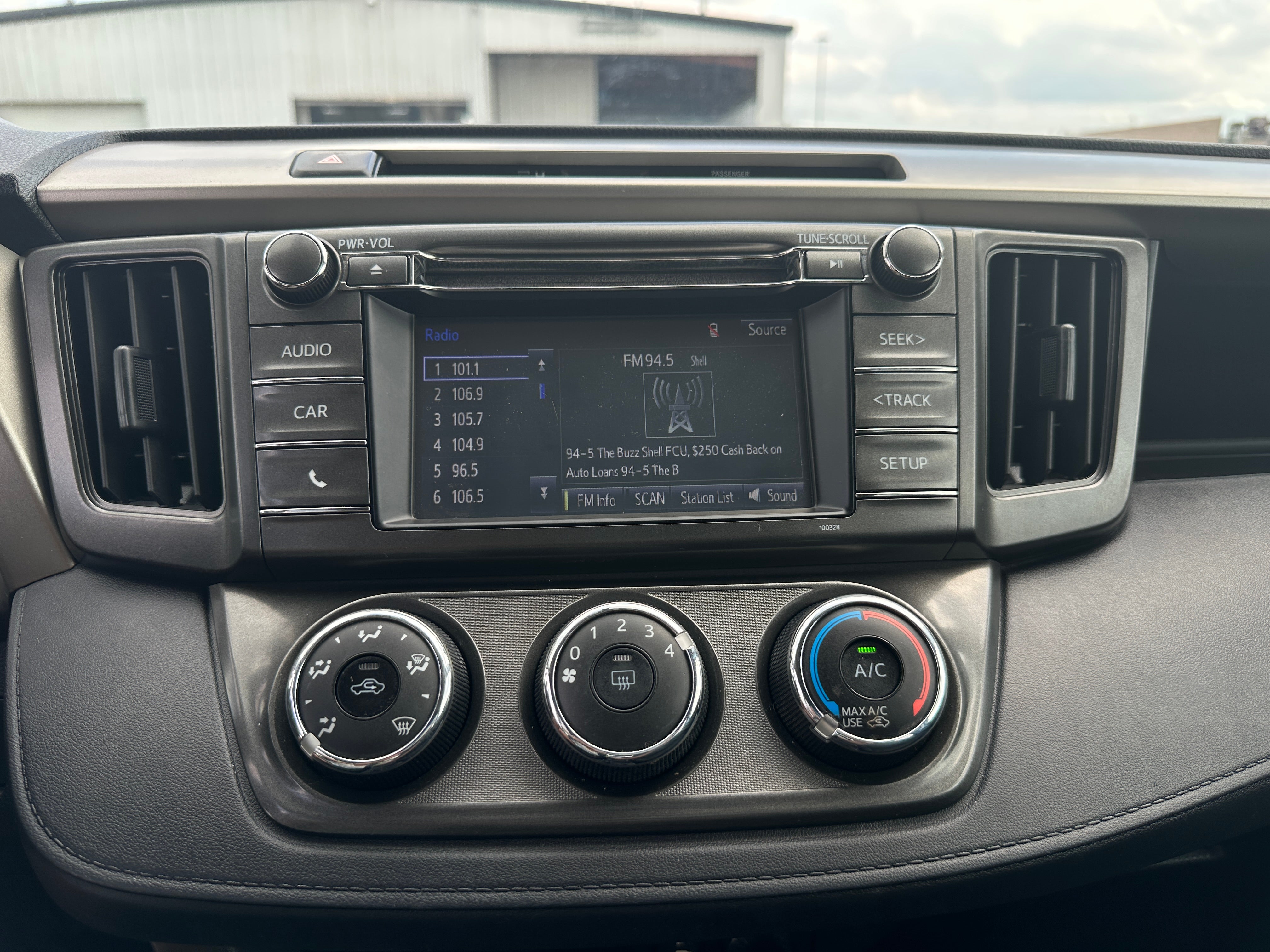 2015 Toyota RAV4 LE 4