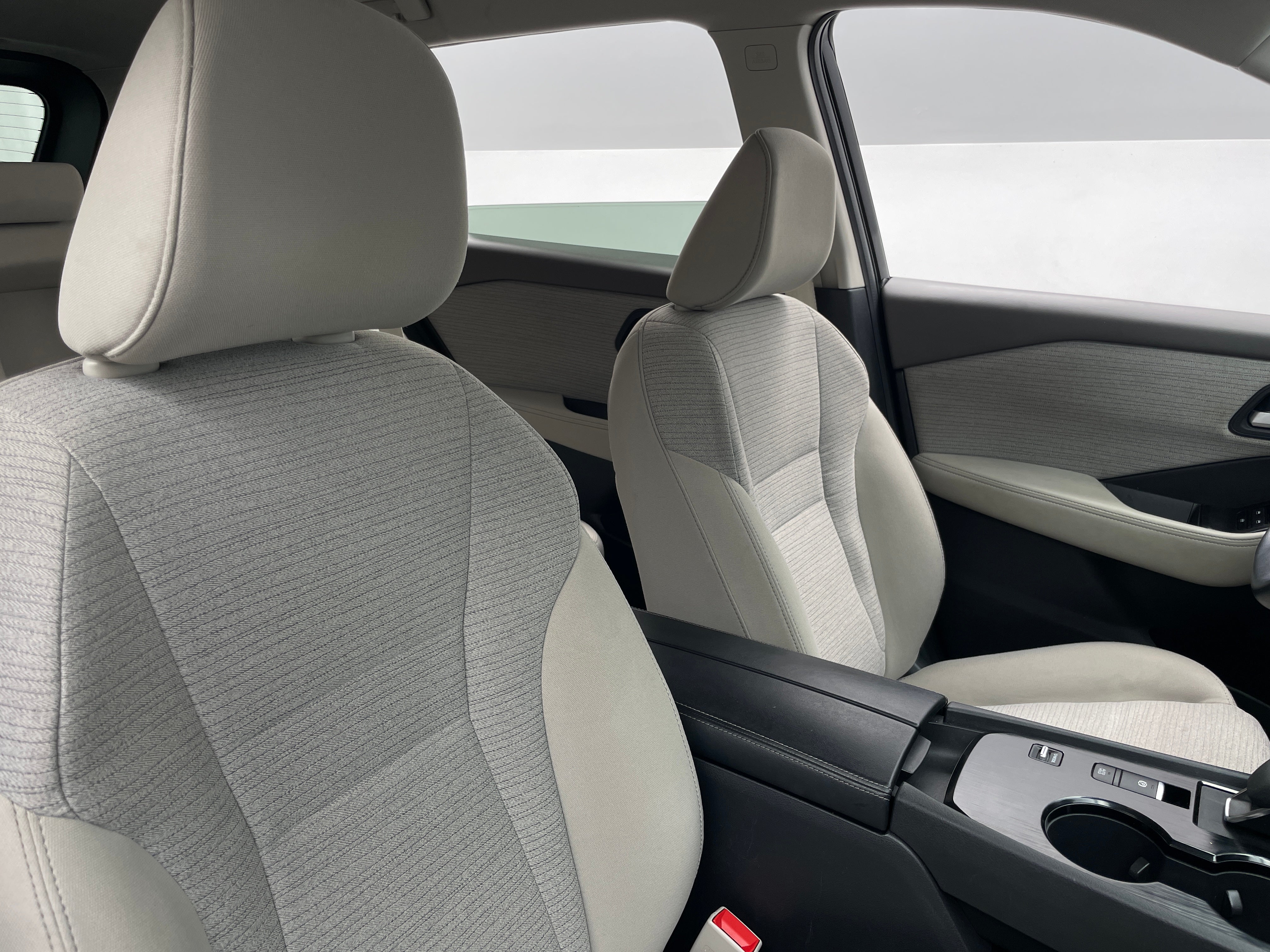2023 Nissan Rogue SV 2