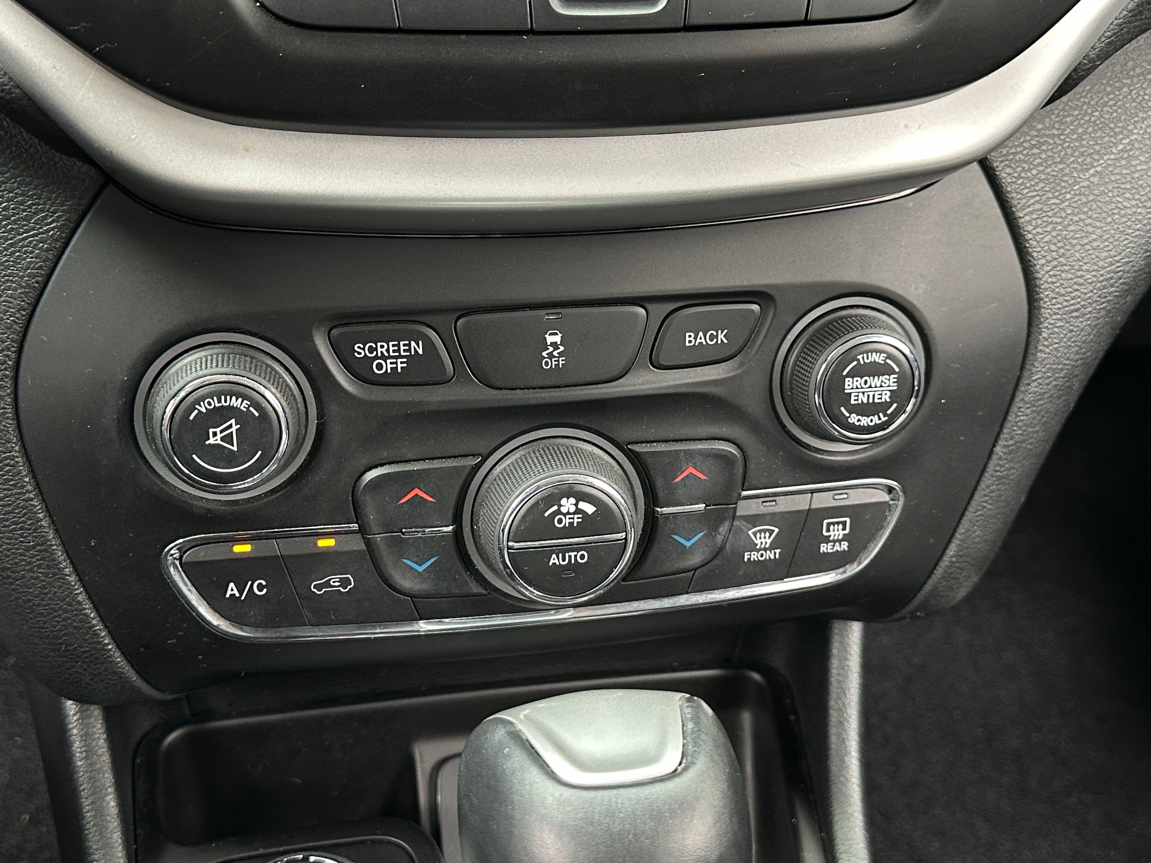 2014 Jeep Cherokee Limited Edition 3