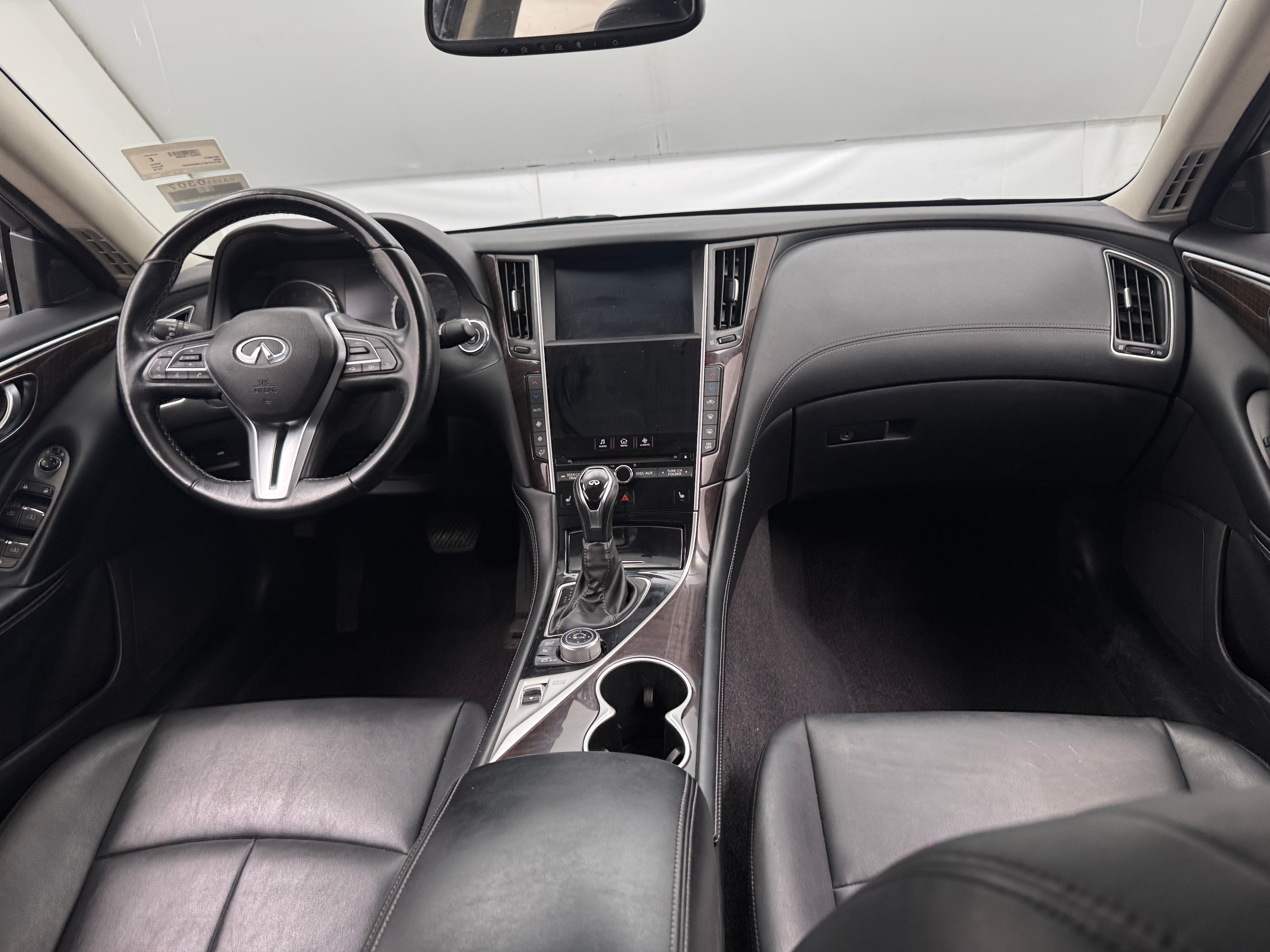 2018 INFINITI Q50 Luxe 2