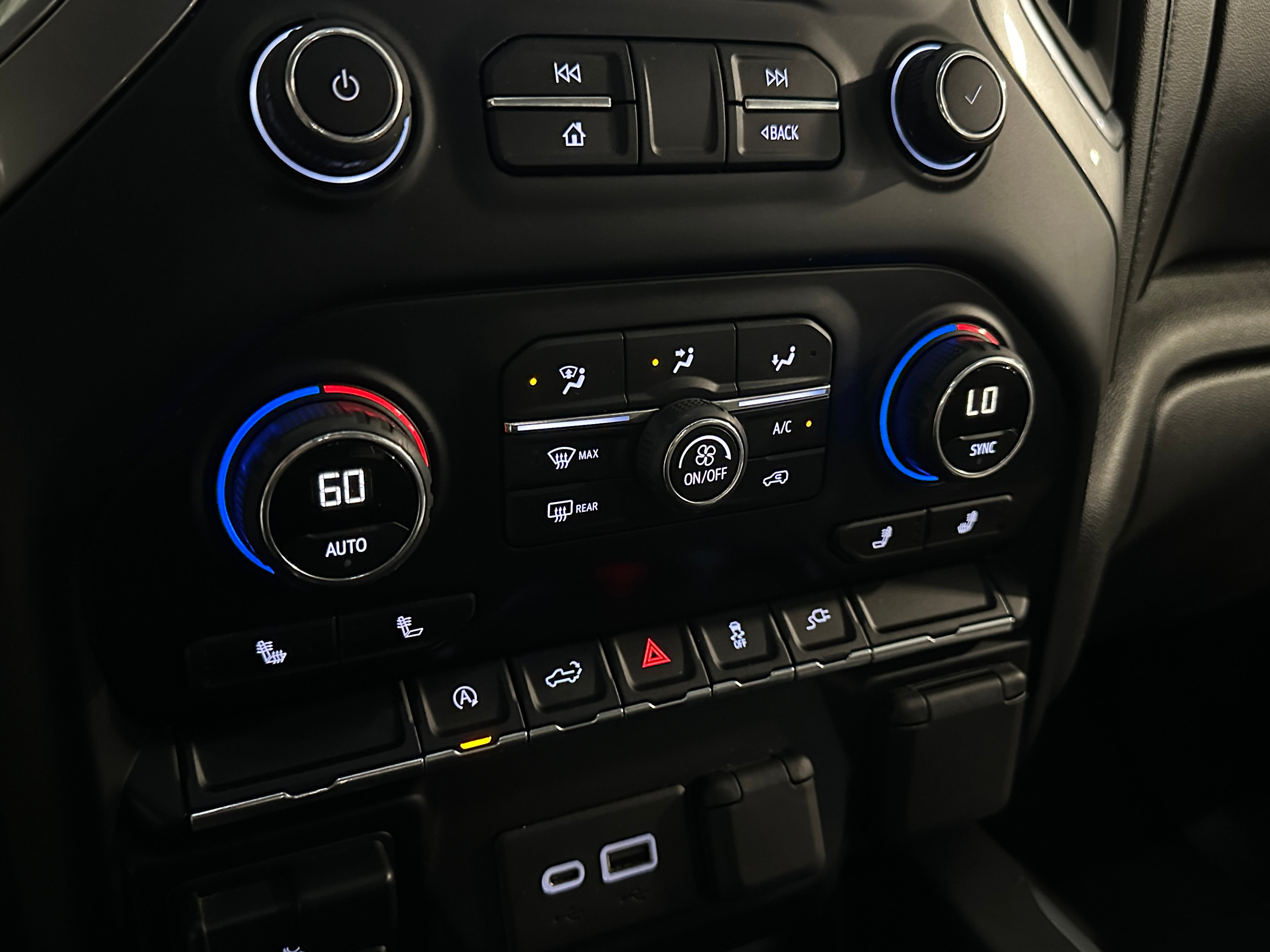 2020 Chevrolet Silverado 1500 RST 4