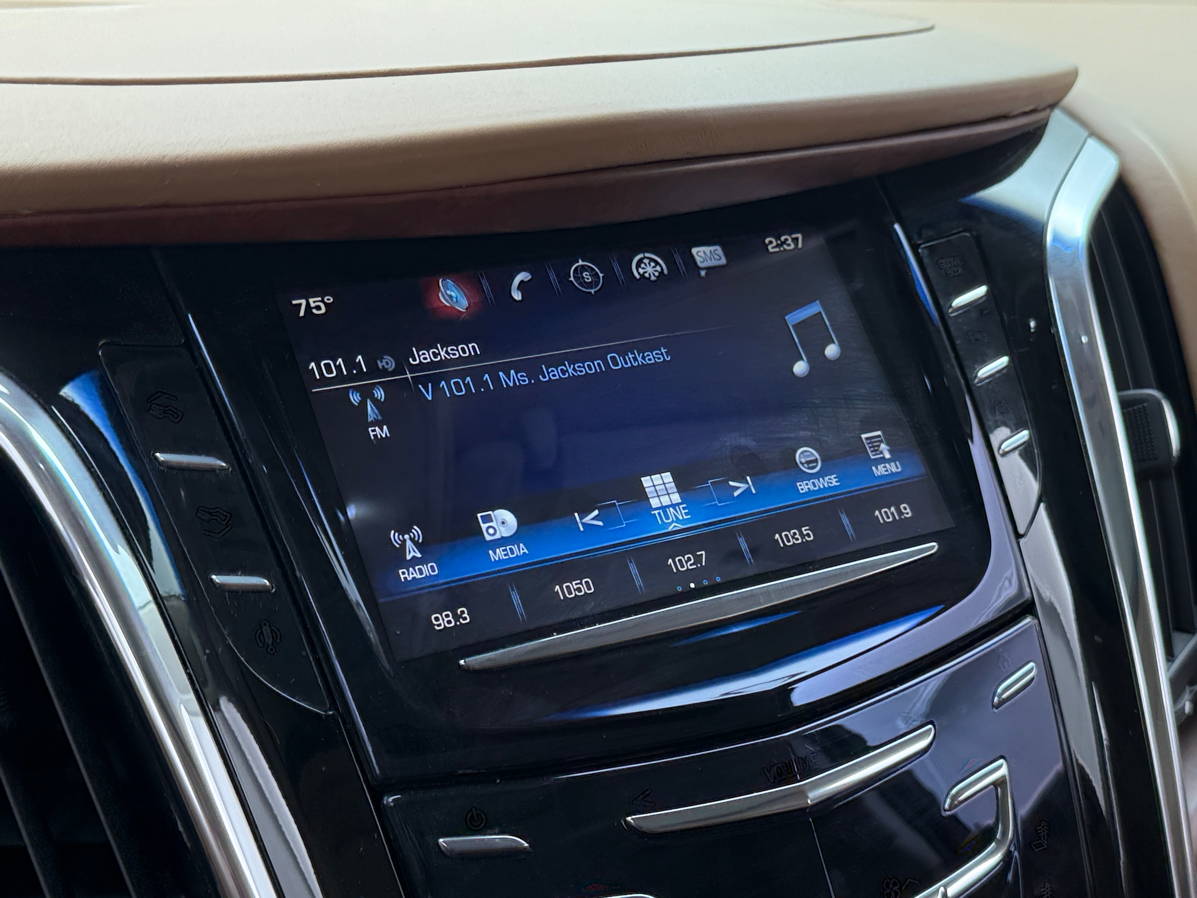 2016 Cadillac Escalade ESV Platinum 3
