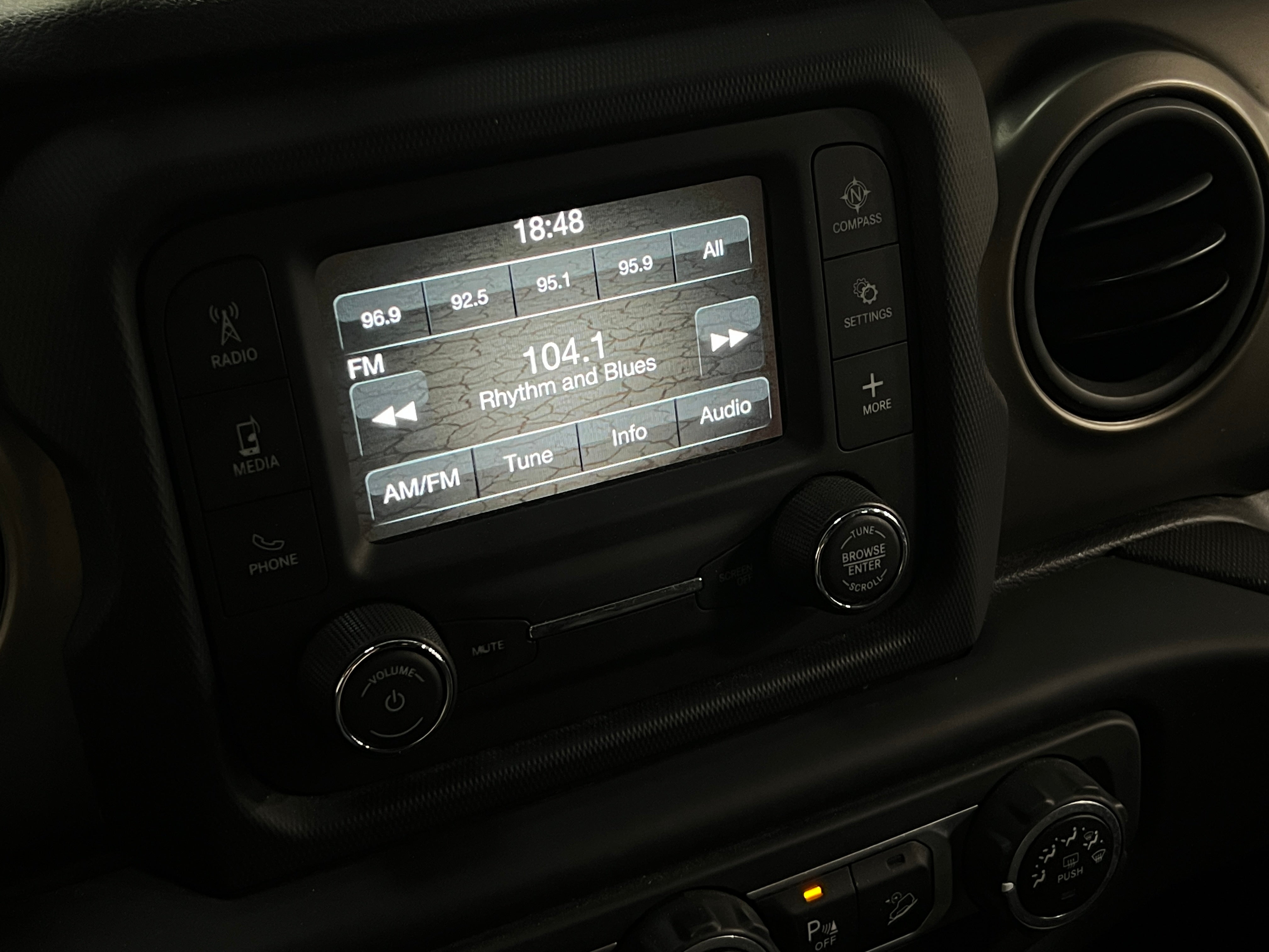 2018 Jeep Wrangler Unlimited Sport S 4