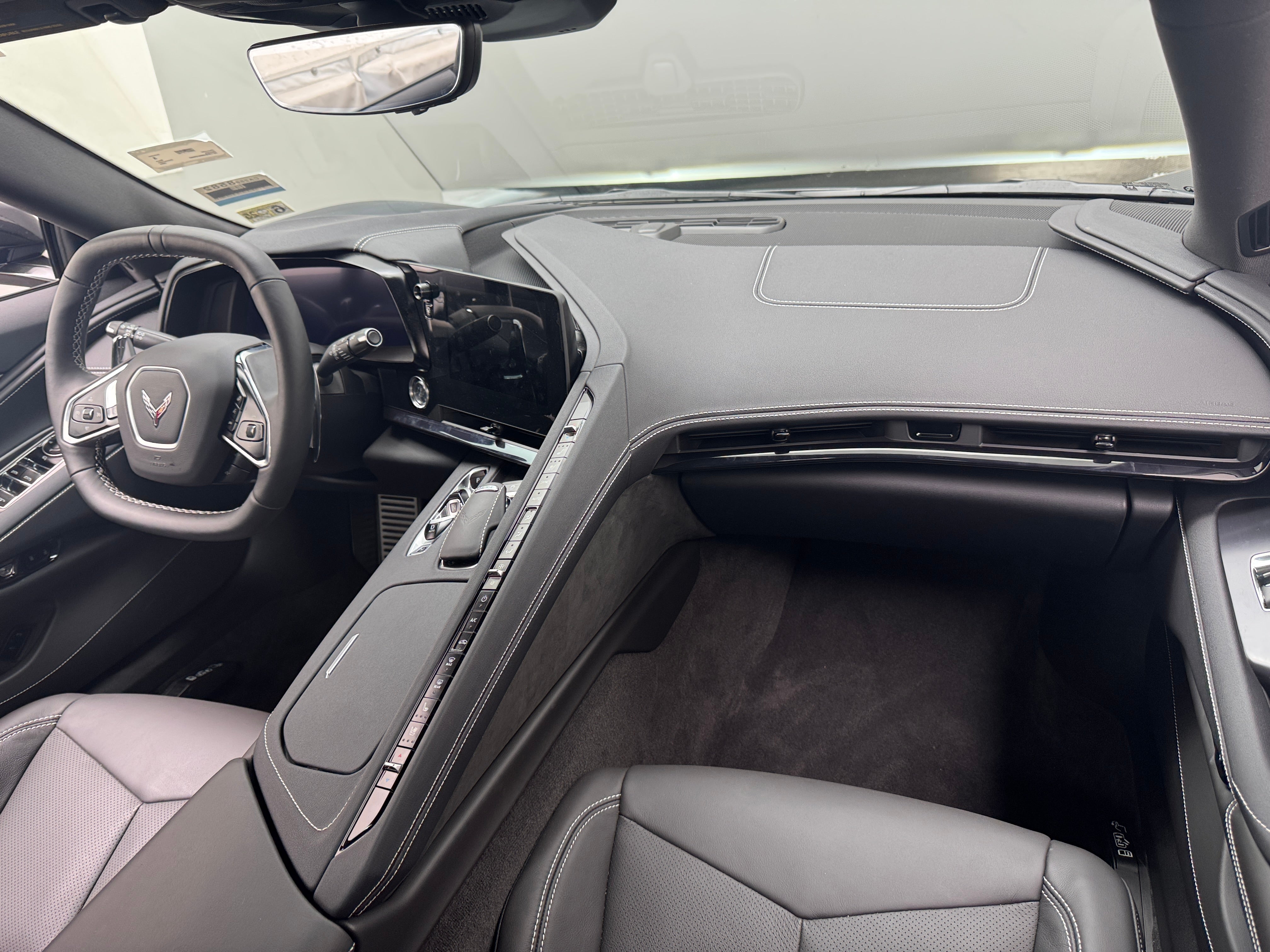 2024 Chevrolet Corvette Stingray 2