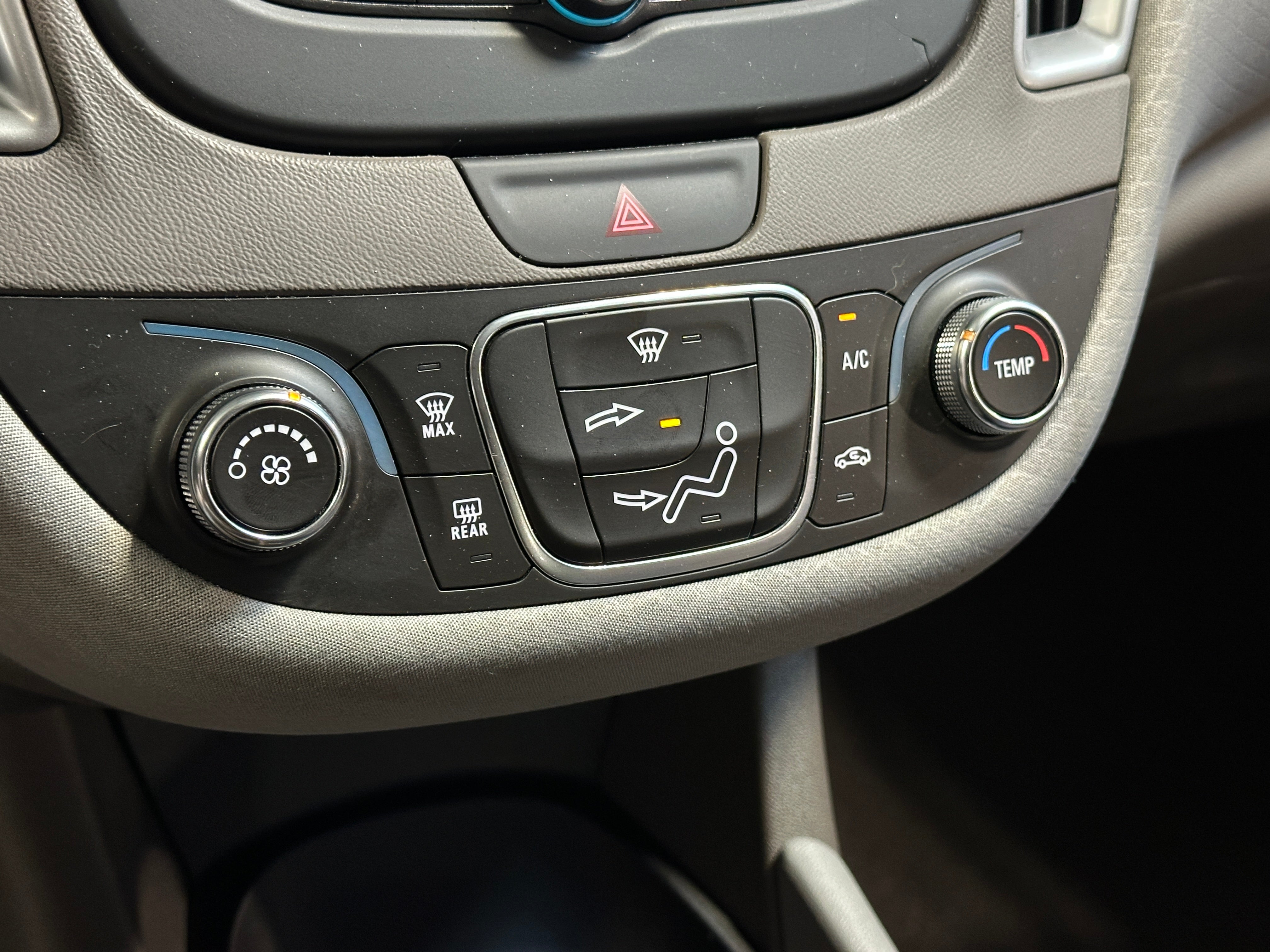 2016 Chevrolet Malibu LS 4