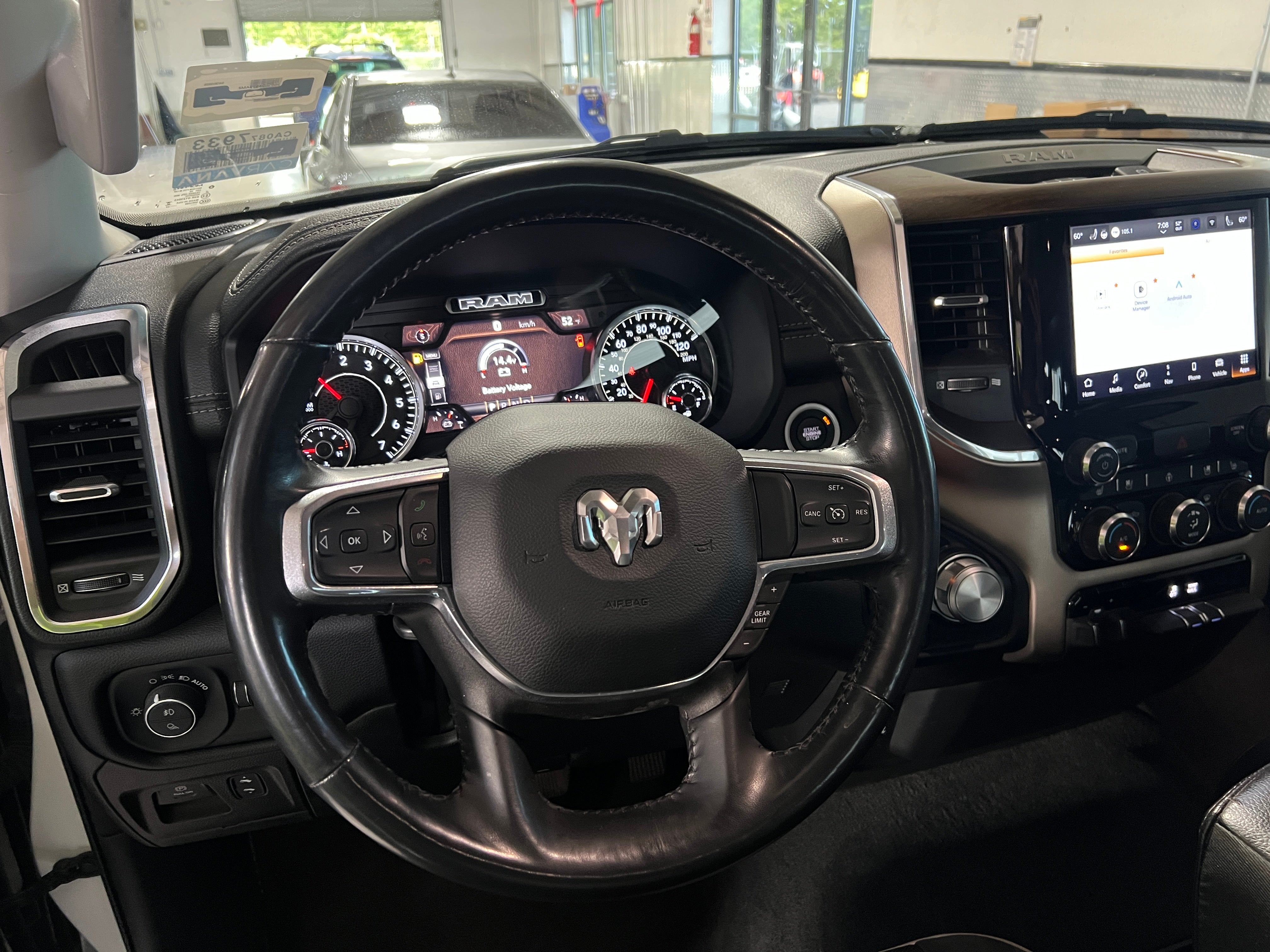2022 RAM 1500 Laramie 4
