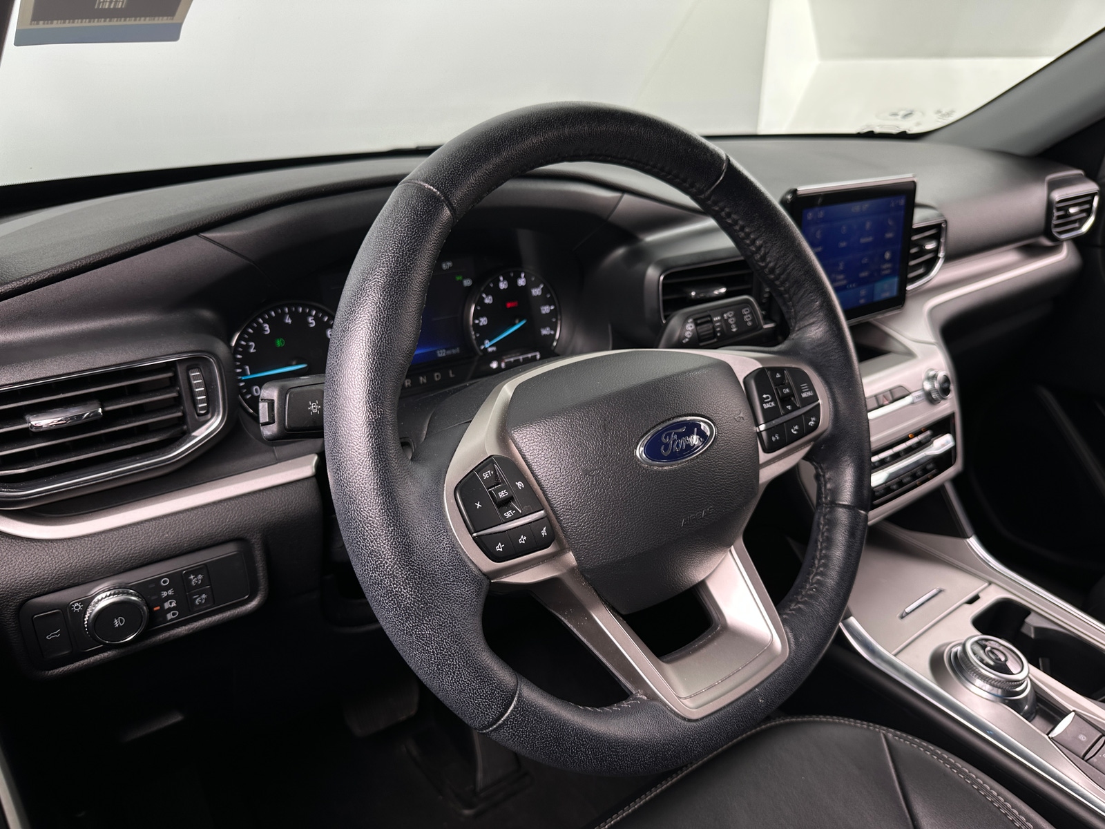 Thumbnail: 2022 Ford Explorer - 3