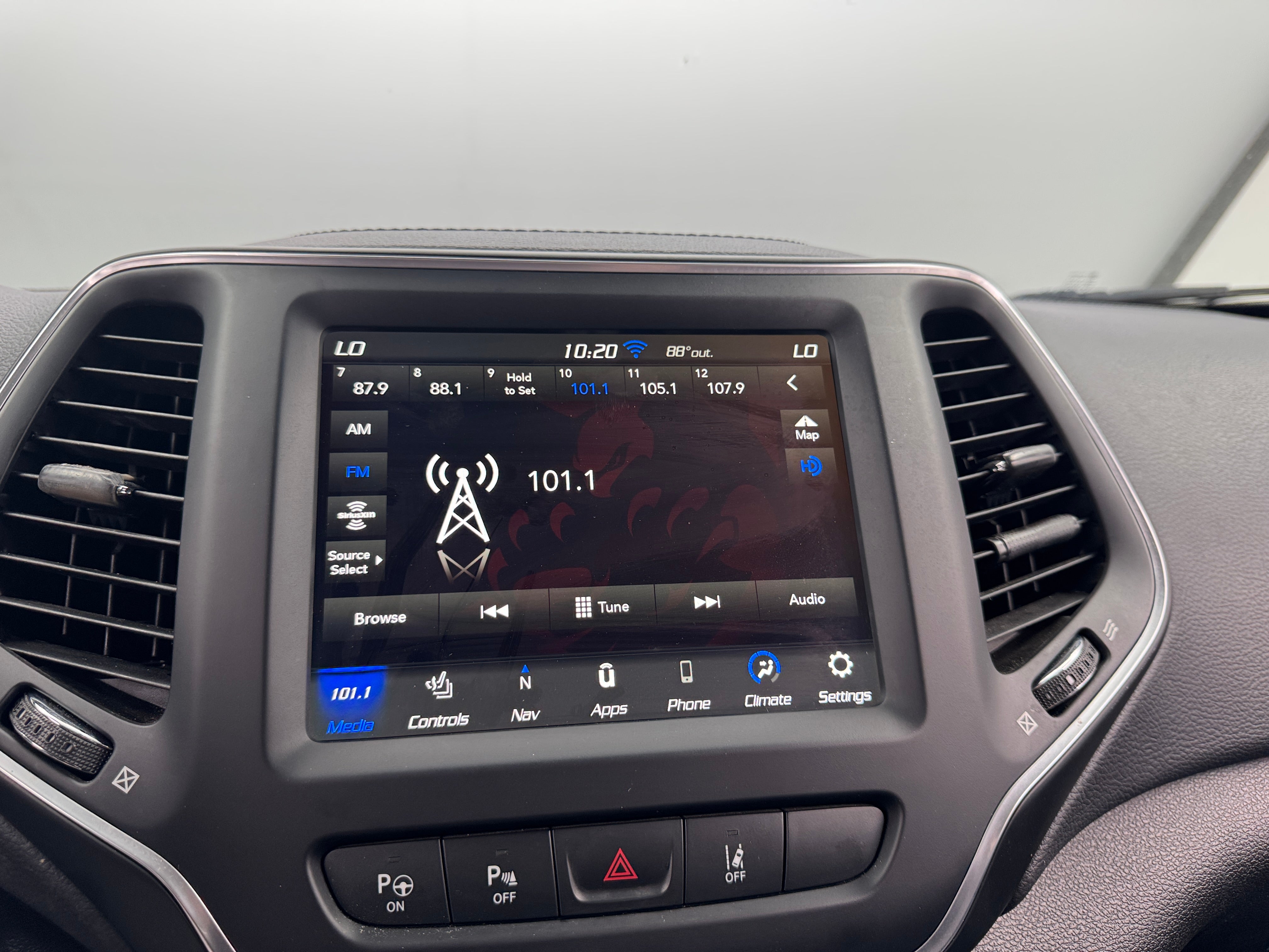 2023 Jeep Cherokee Altitude Lux 3