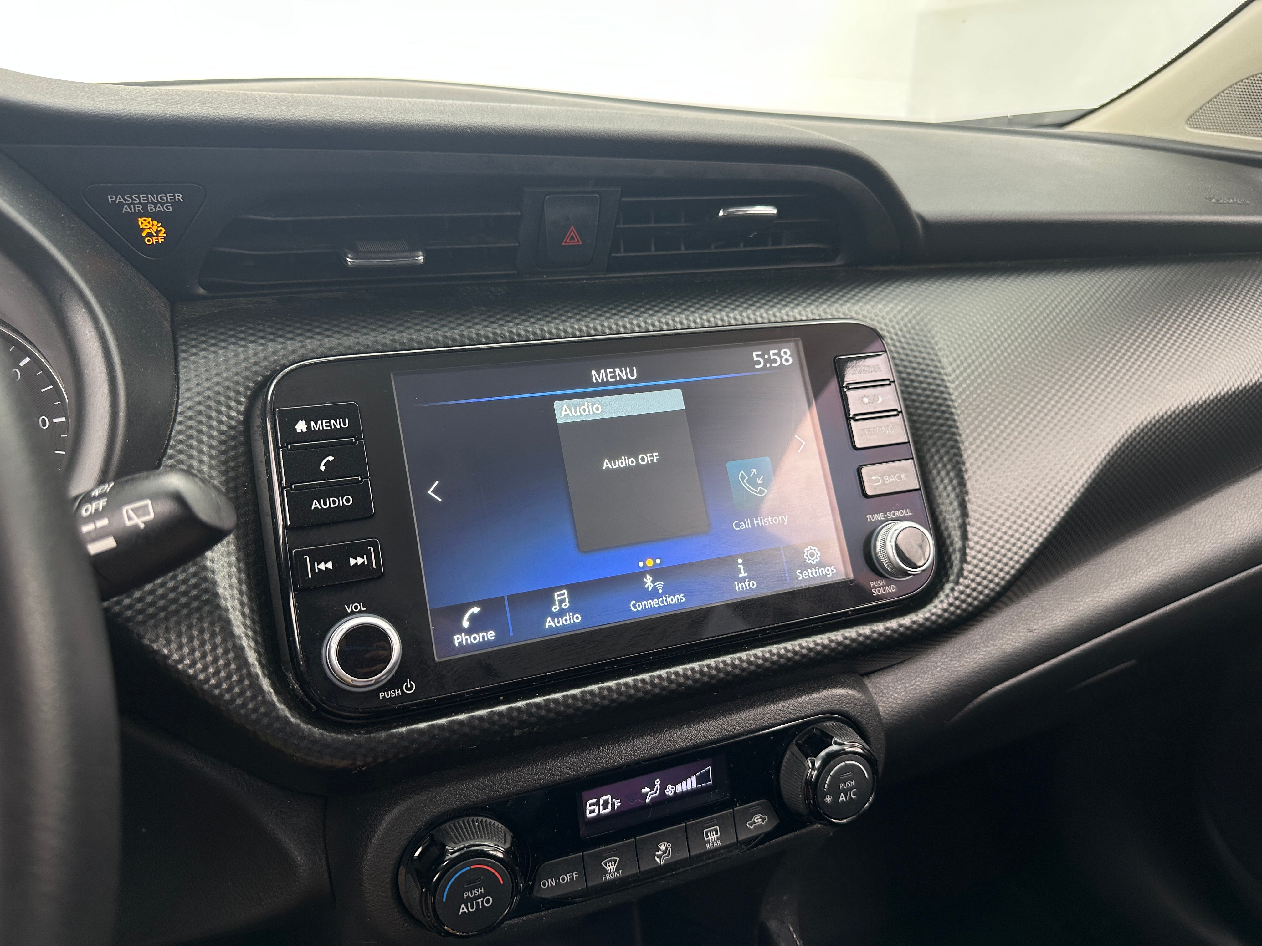 2022 Nissan Kicks SV 4