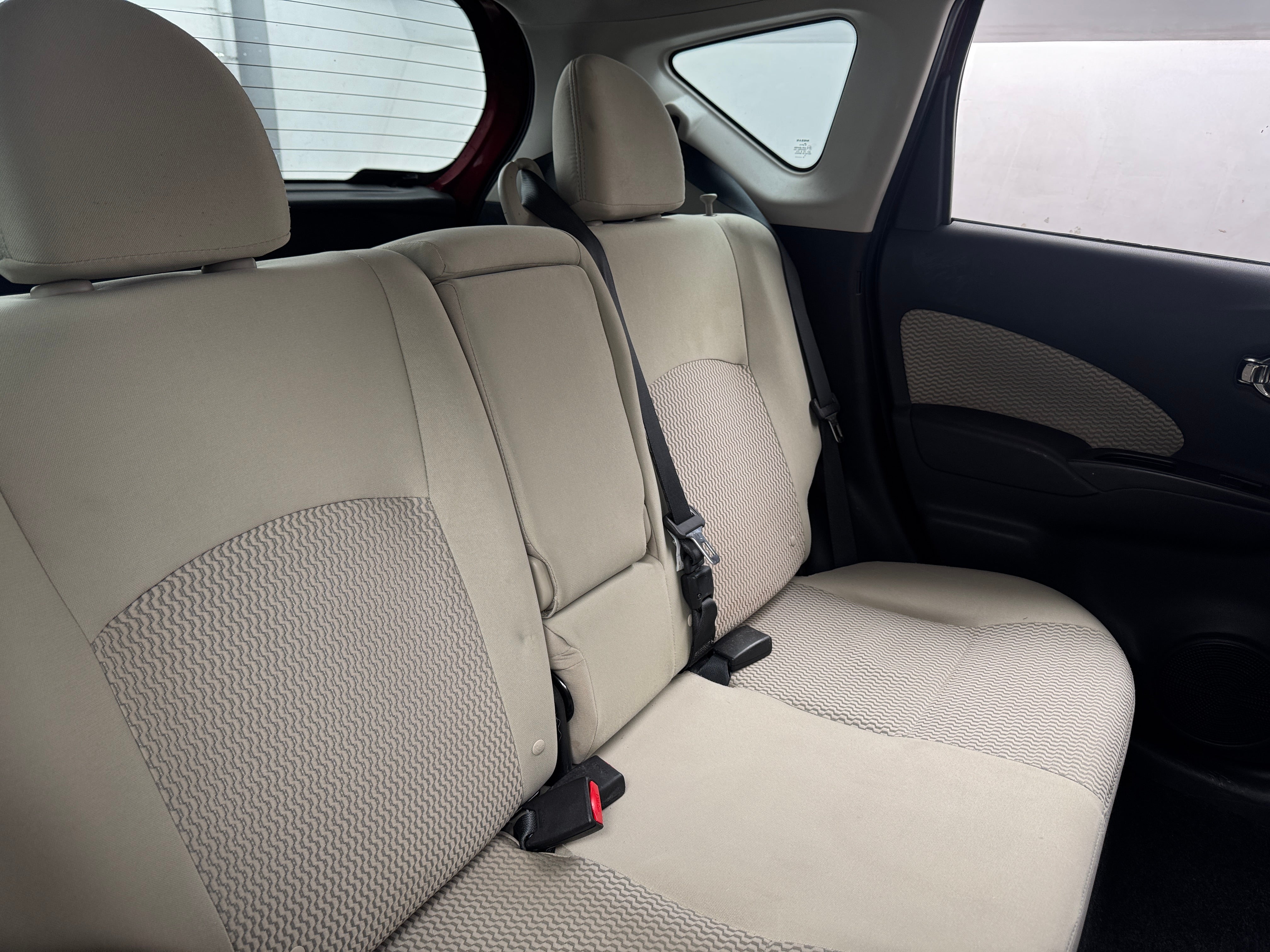 2015 Nissan Versa SL 6