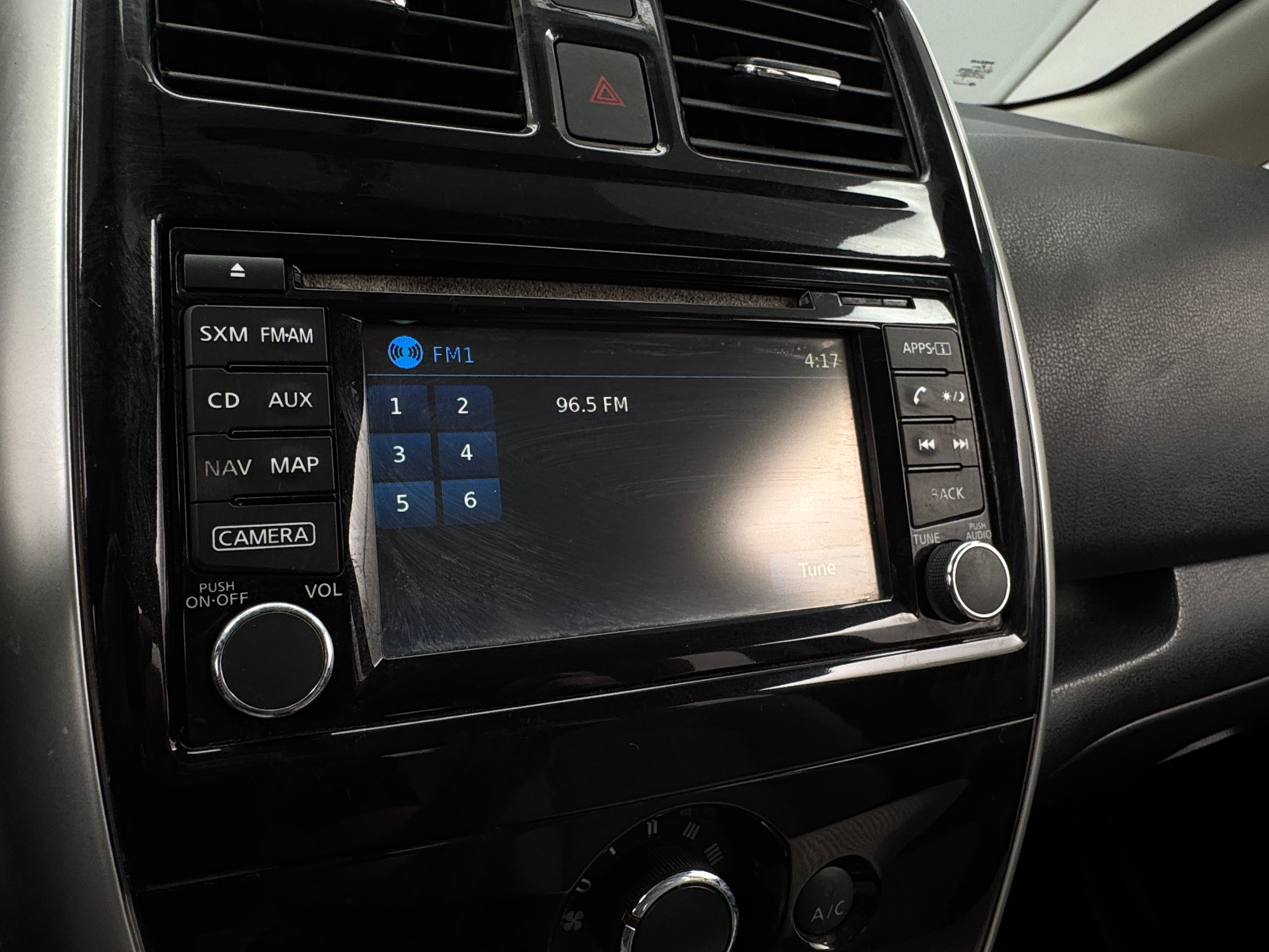 2015 Nissan Versa SL 4