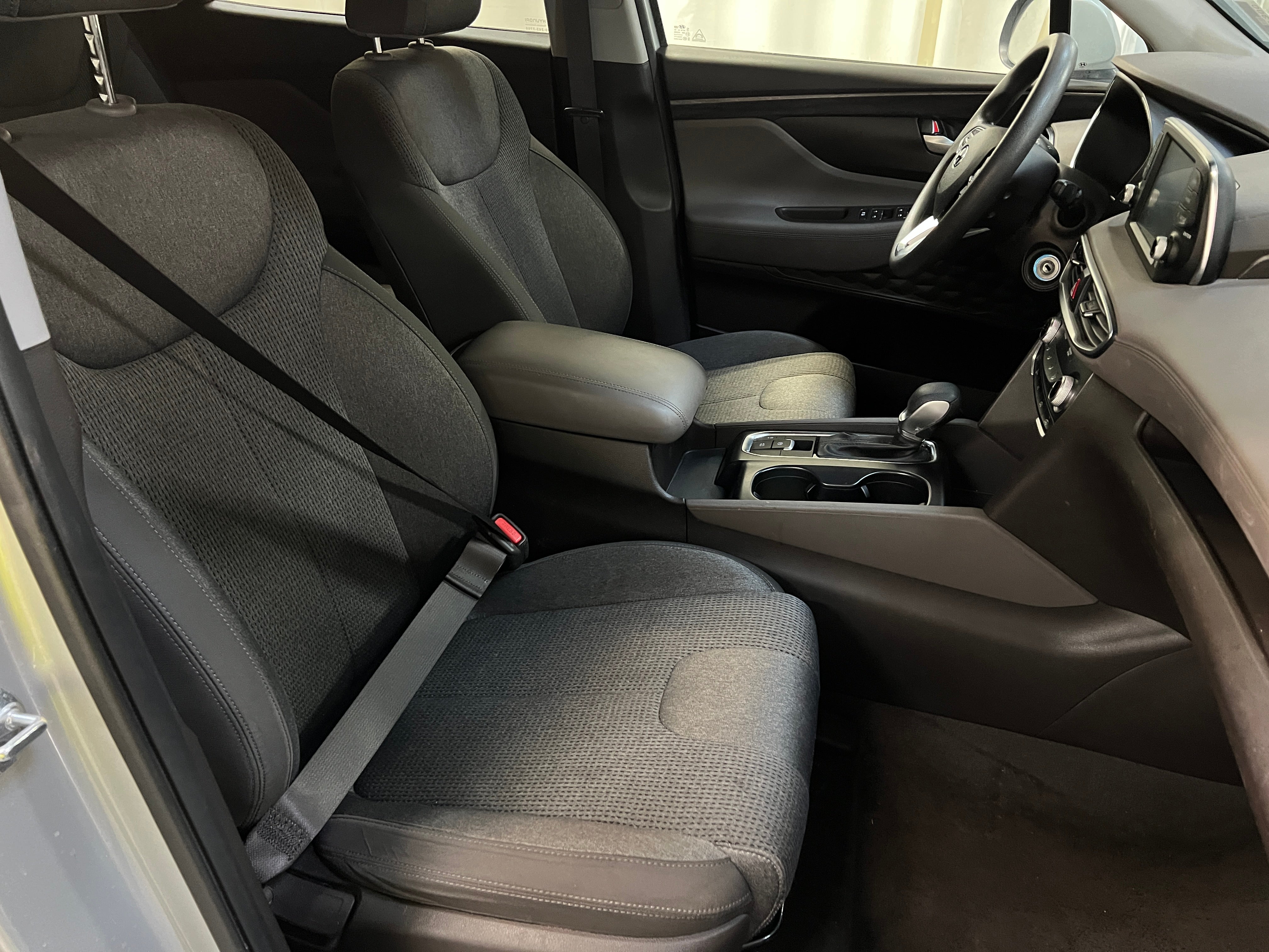 2019 Hyundai Santa Fe SE 2
