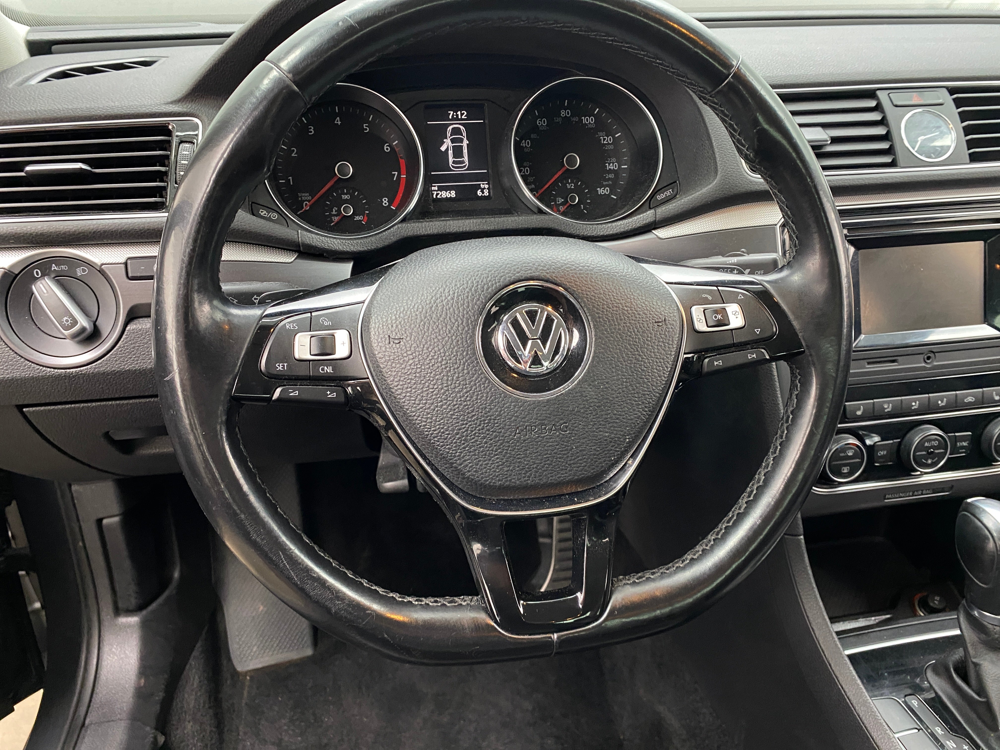 2016 Volkswagen Passat R-Line 5