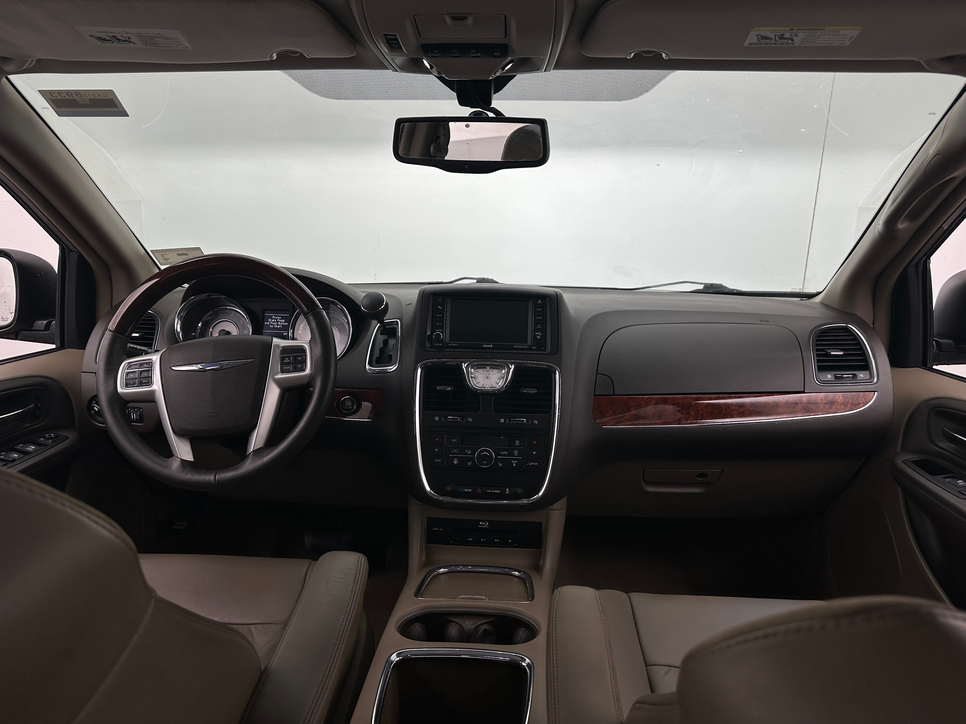 2016 Chrysler Town & Country Limited Platinum 2