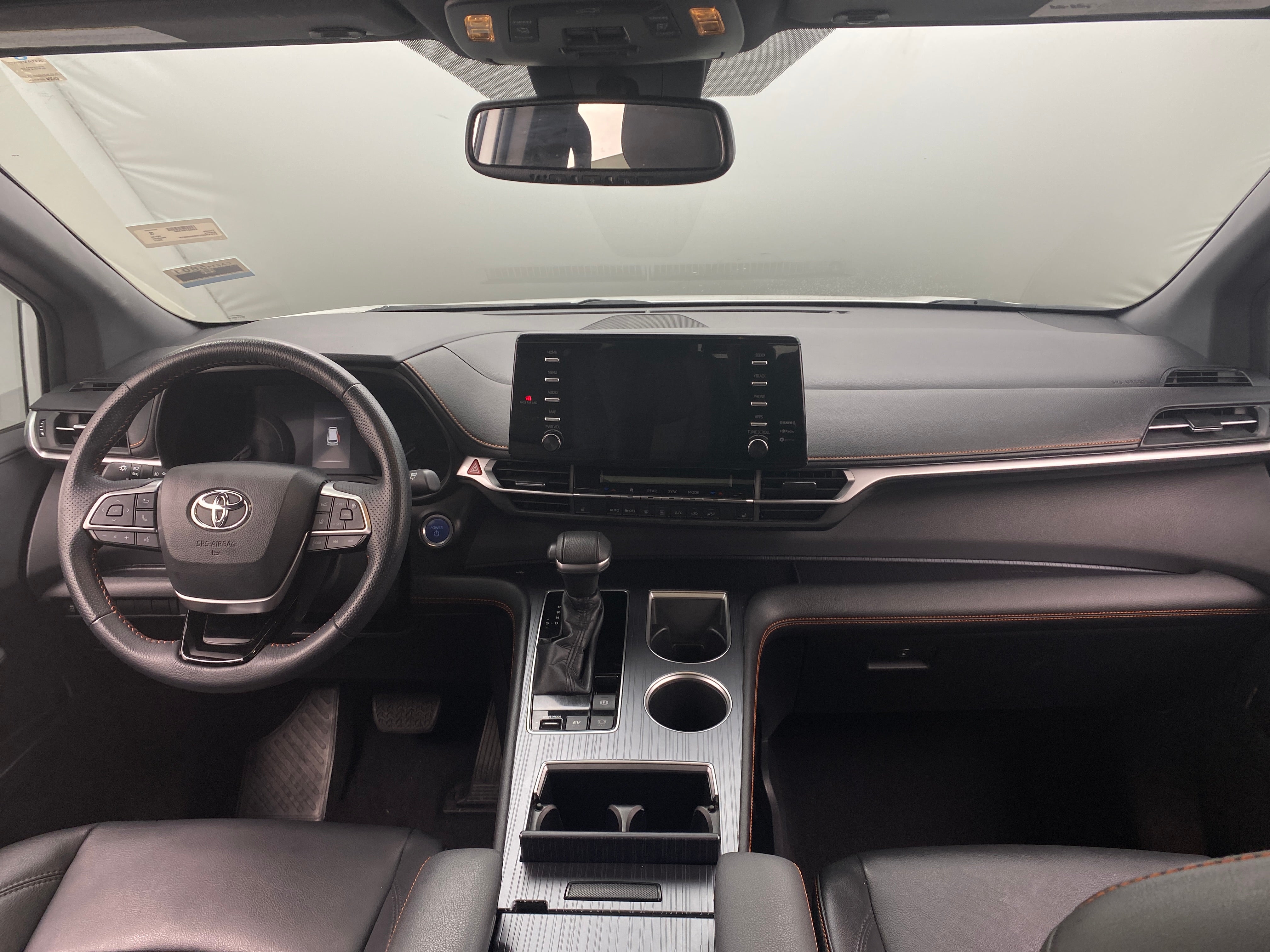 2021 Toyota Sienna XSE 2