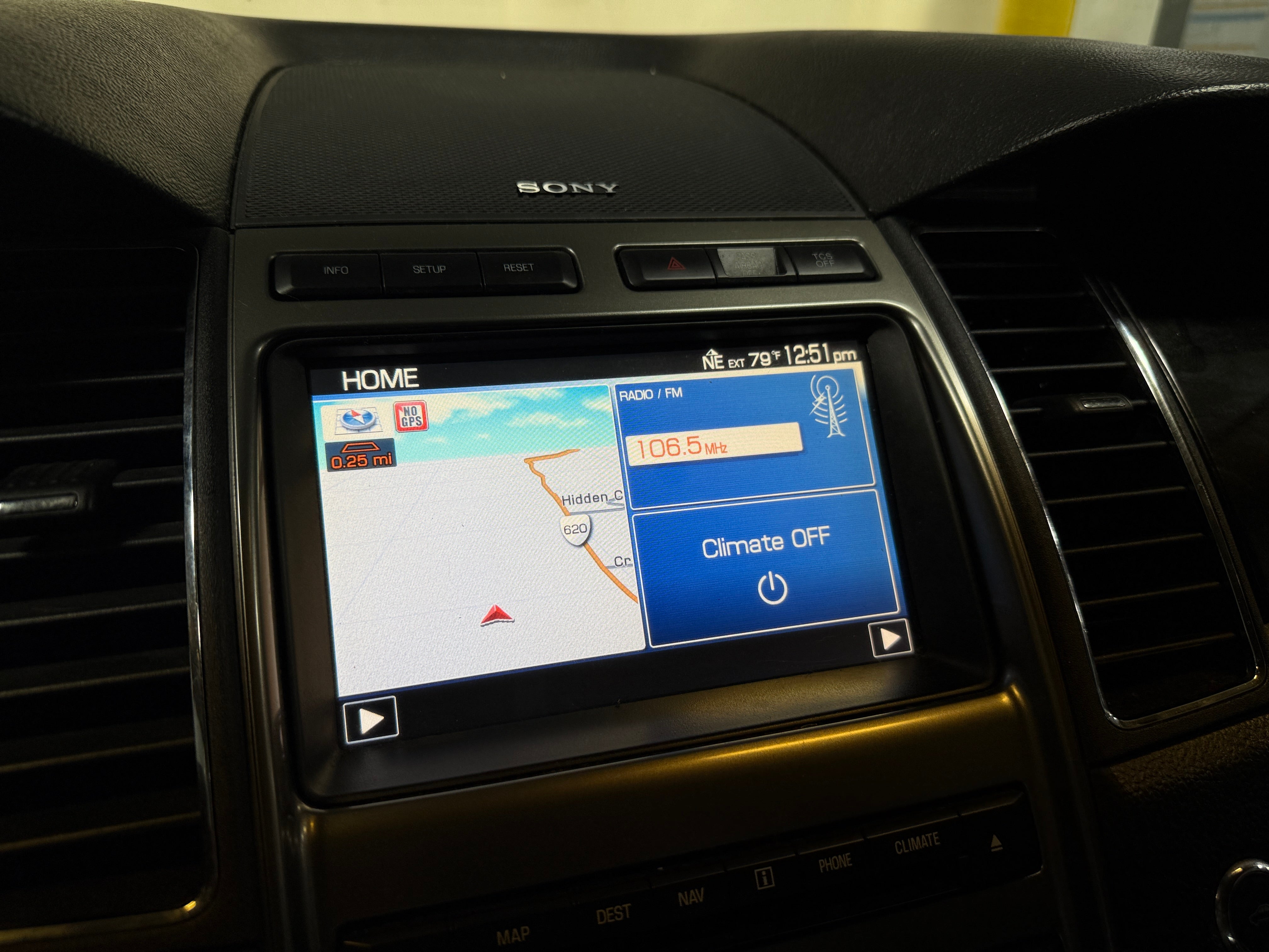 2011 Ford Taurus Limited Edition 3