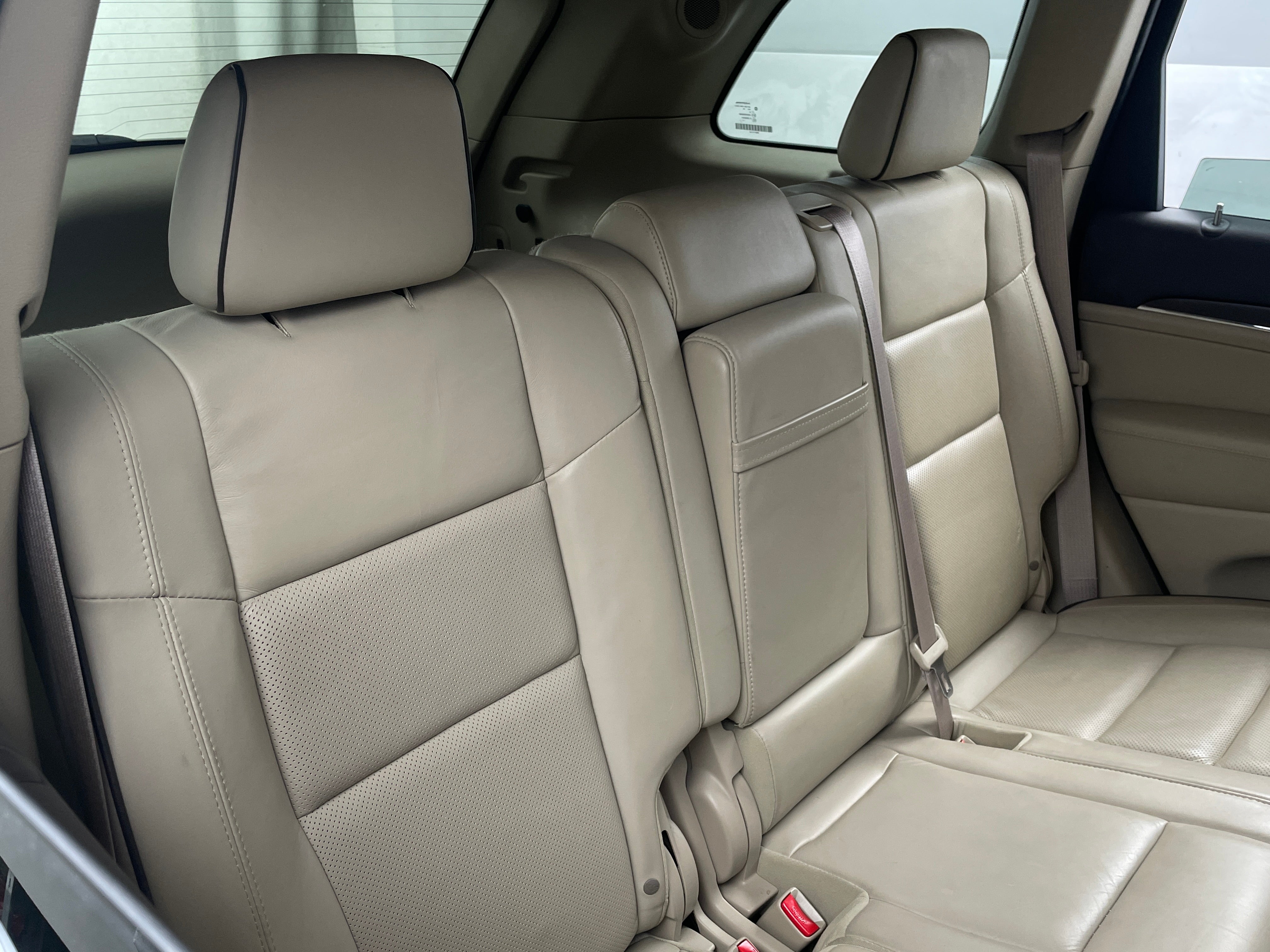2015 Jeep Grand Cherokee Overland 5