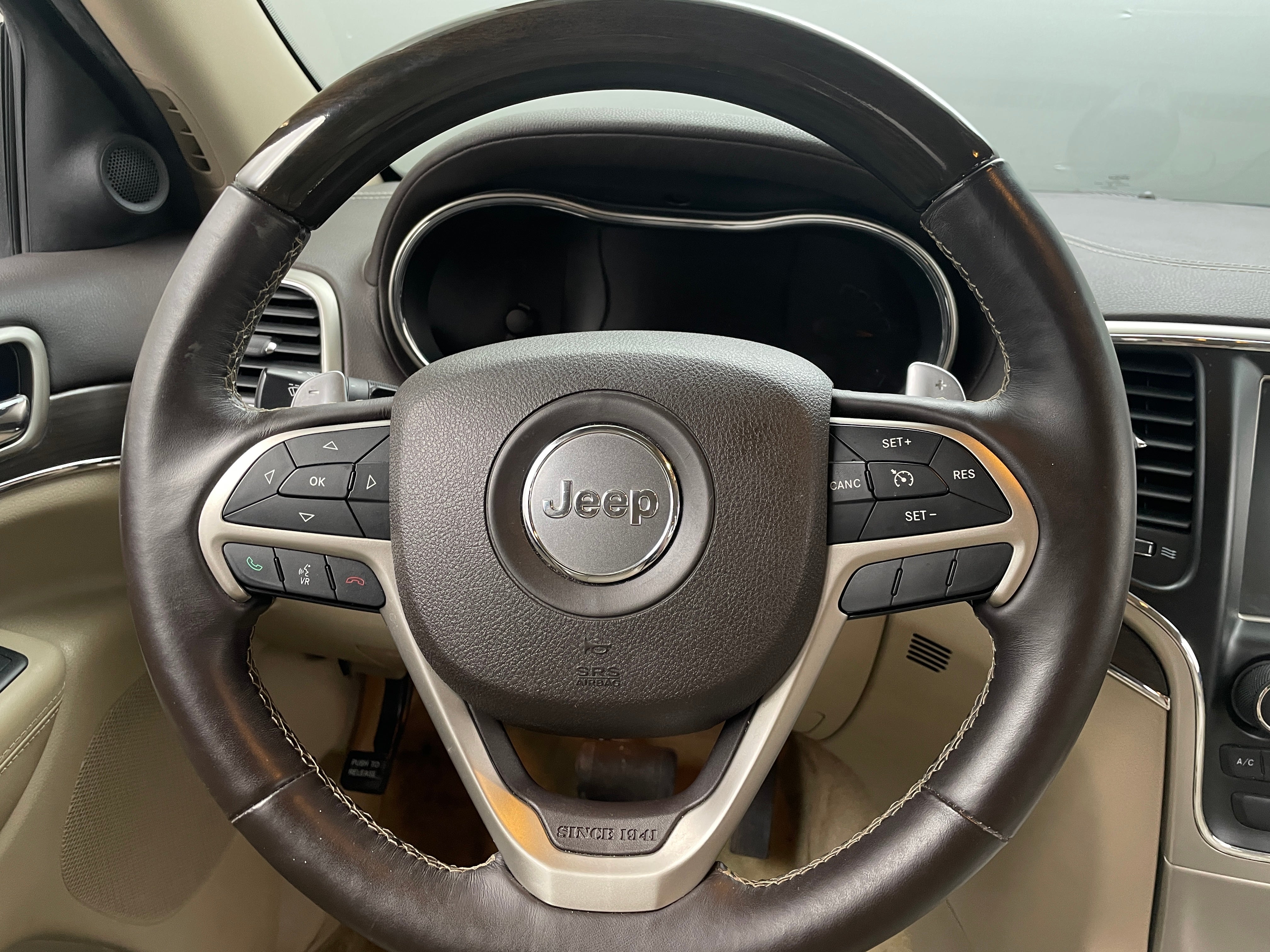 2015 Jeep Grand Cherokee Overland 4