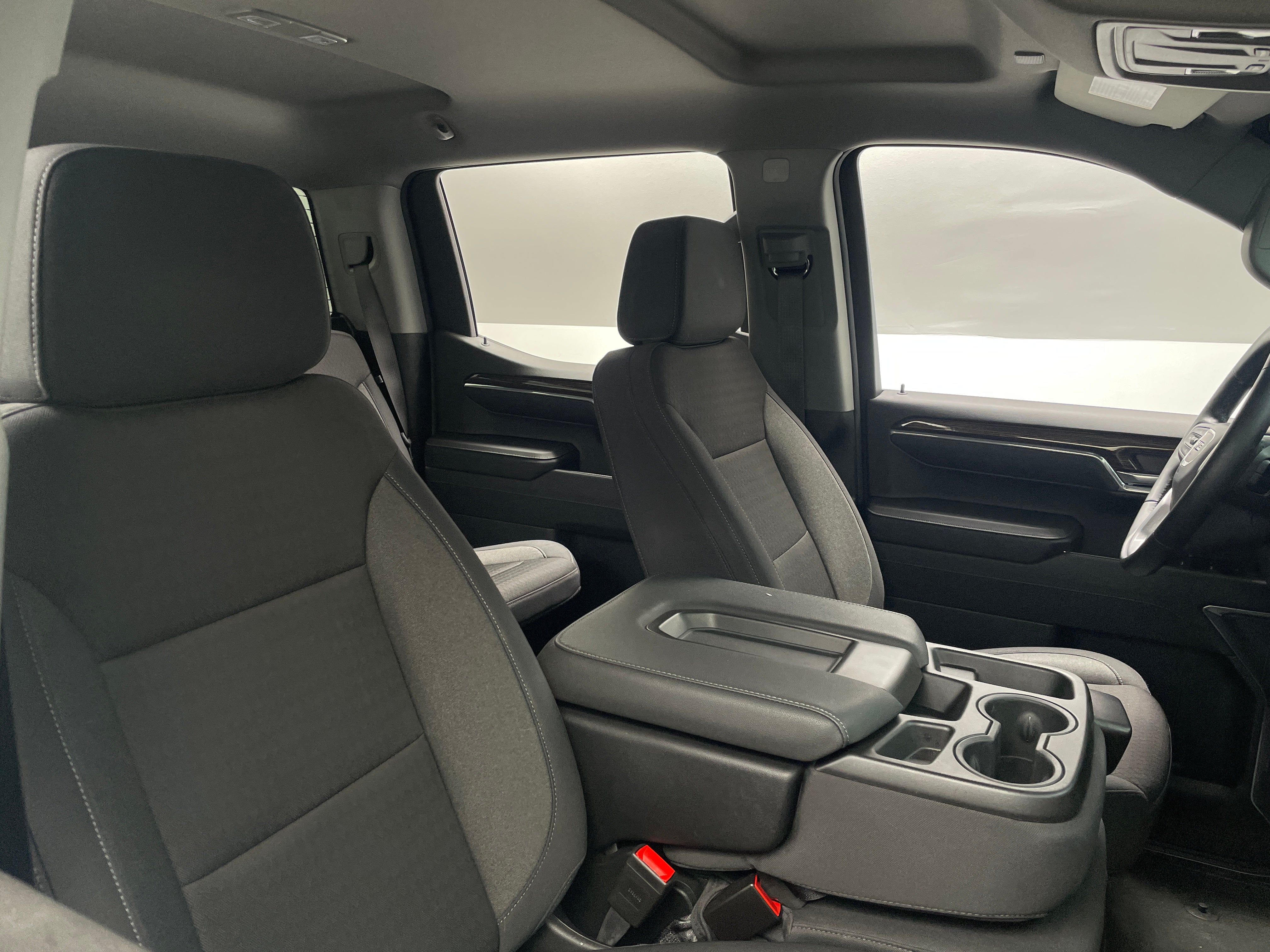 2024 GMC Sierra 1500 Elevation 2