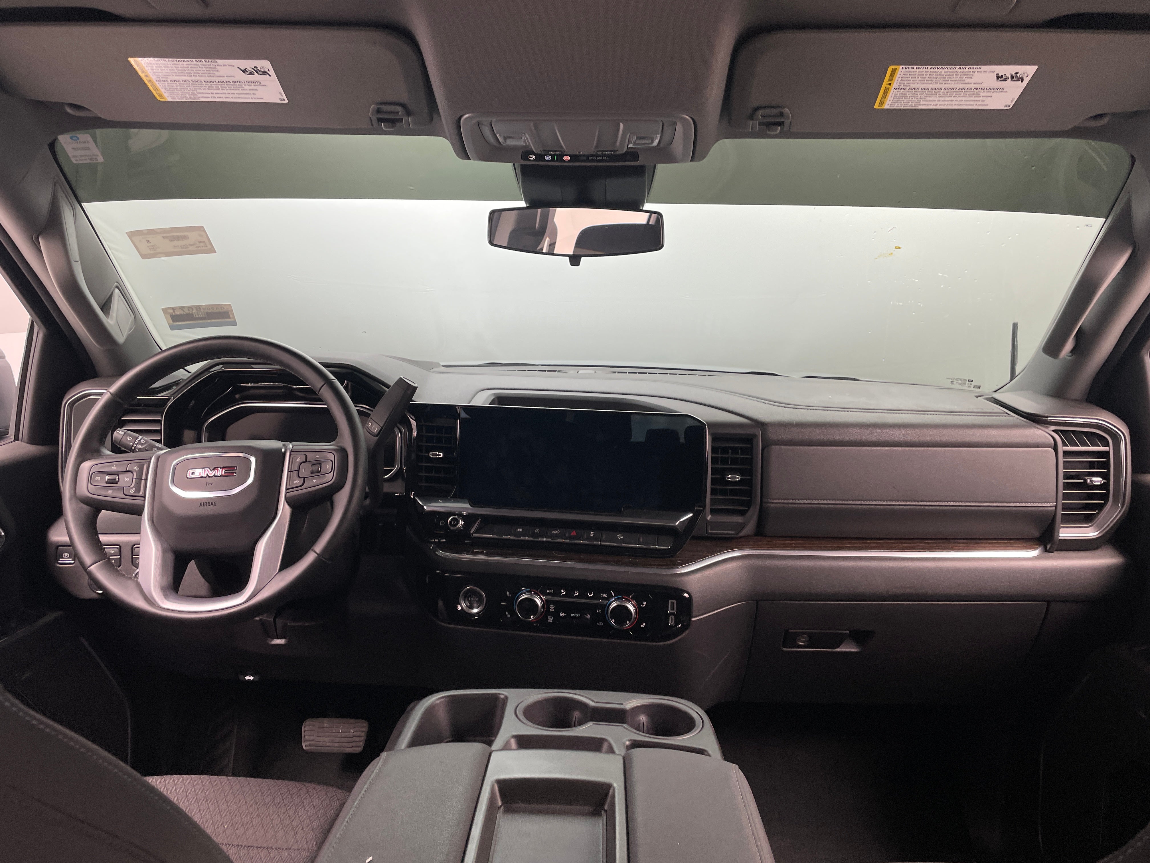 2024 GMC Sierra 1500 Elevation 3