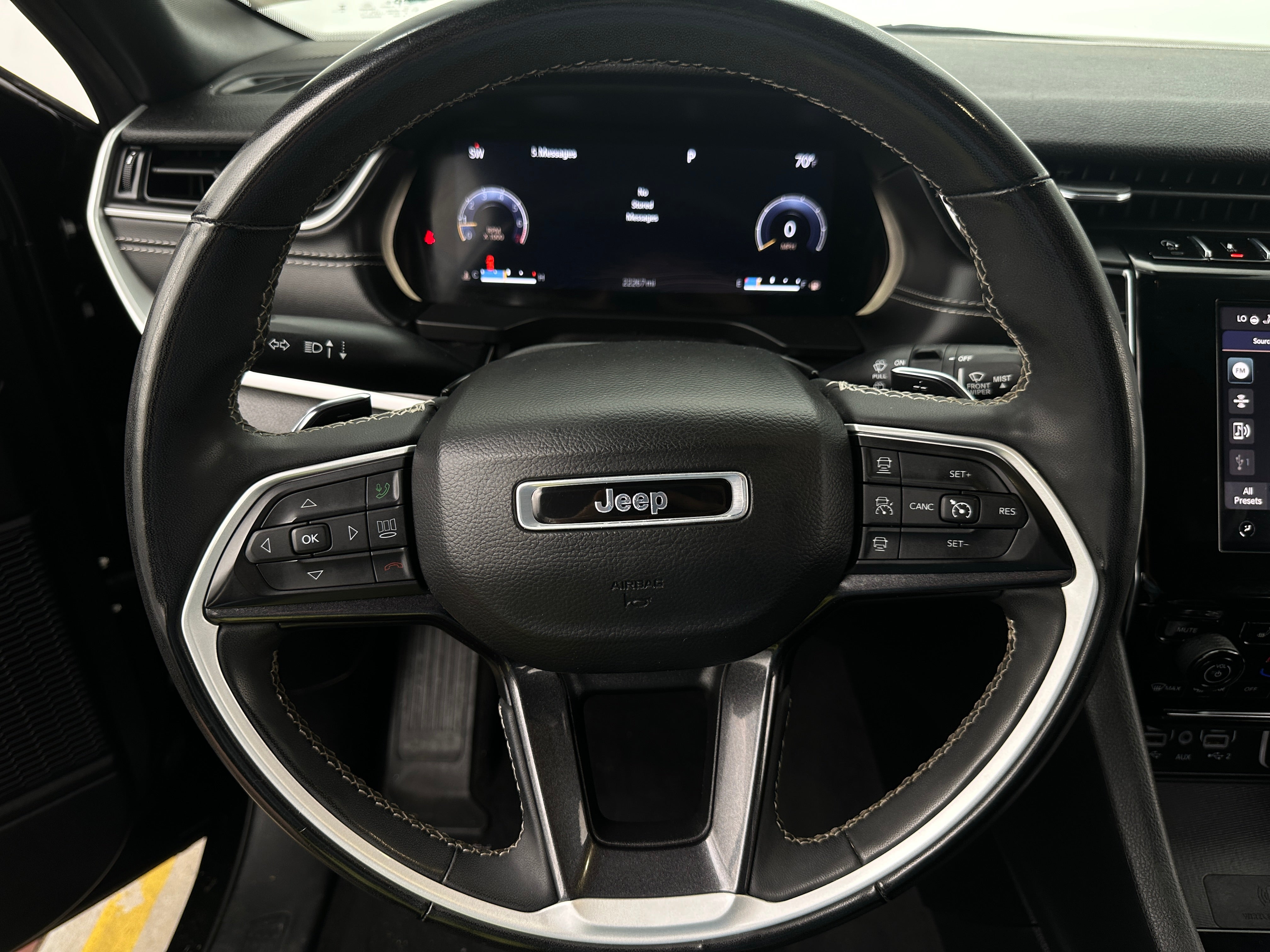 2023 Jeep Grand Cherokee L Altitude 5