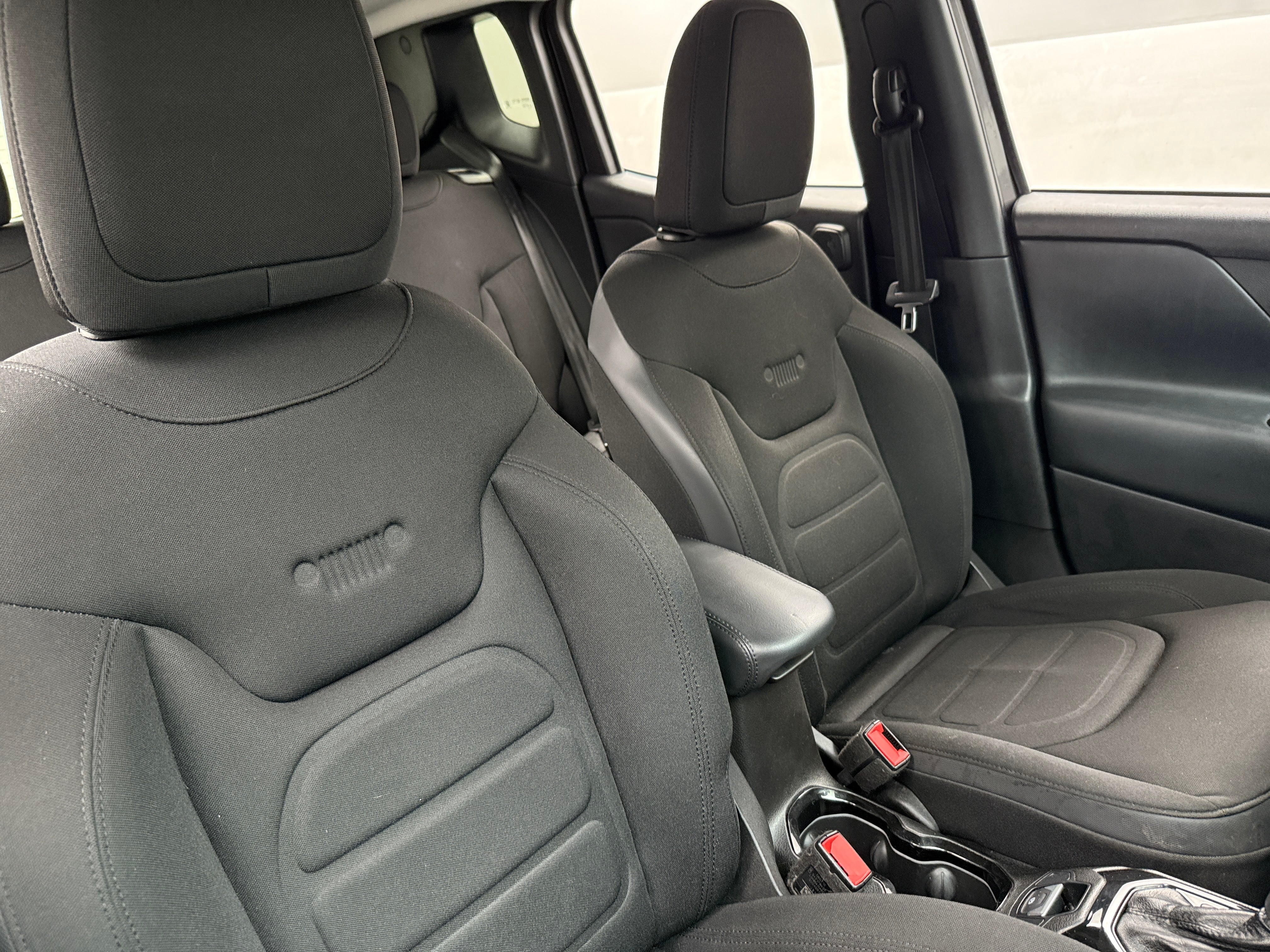 2016 Jeep Renegade Dawn of Justice 2