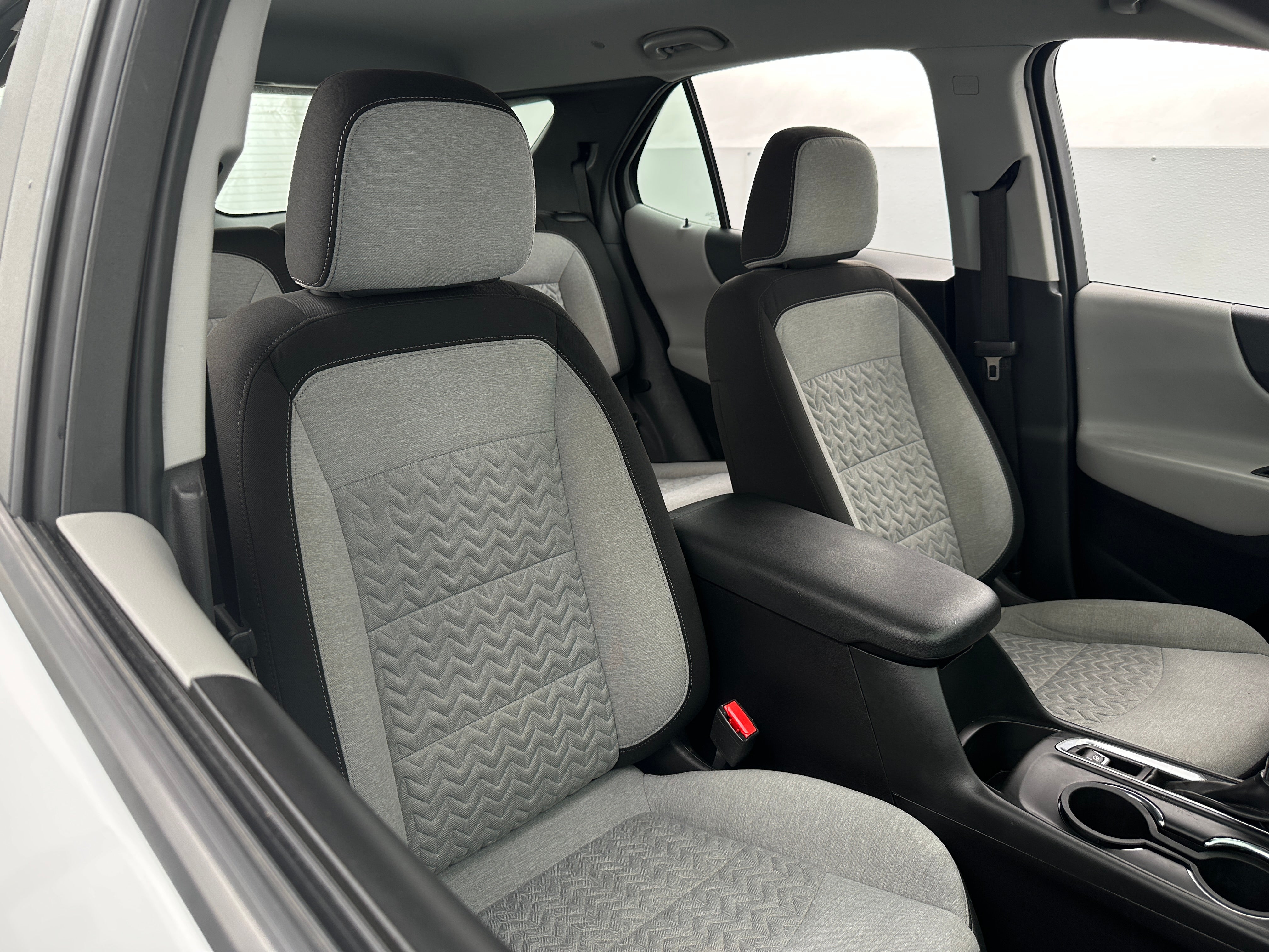2023 Chevrolet Equinox LS 2
