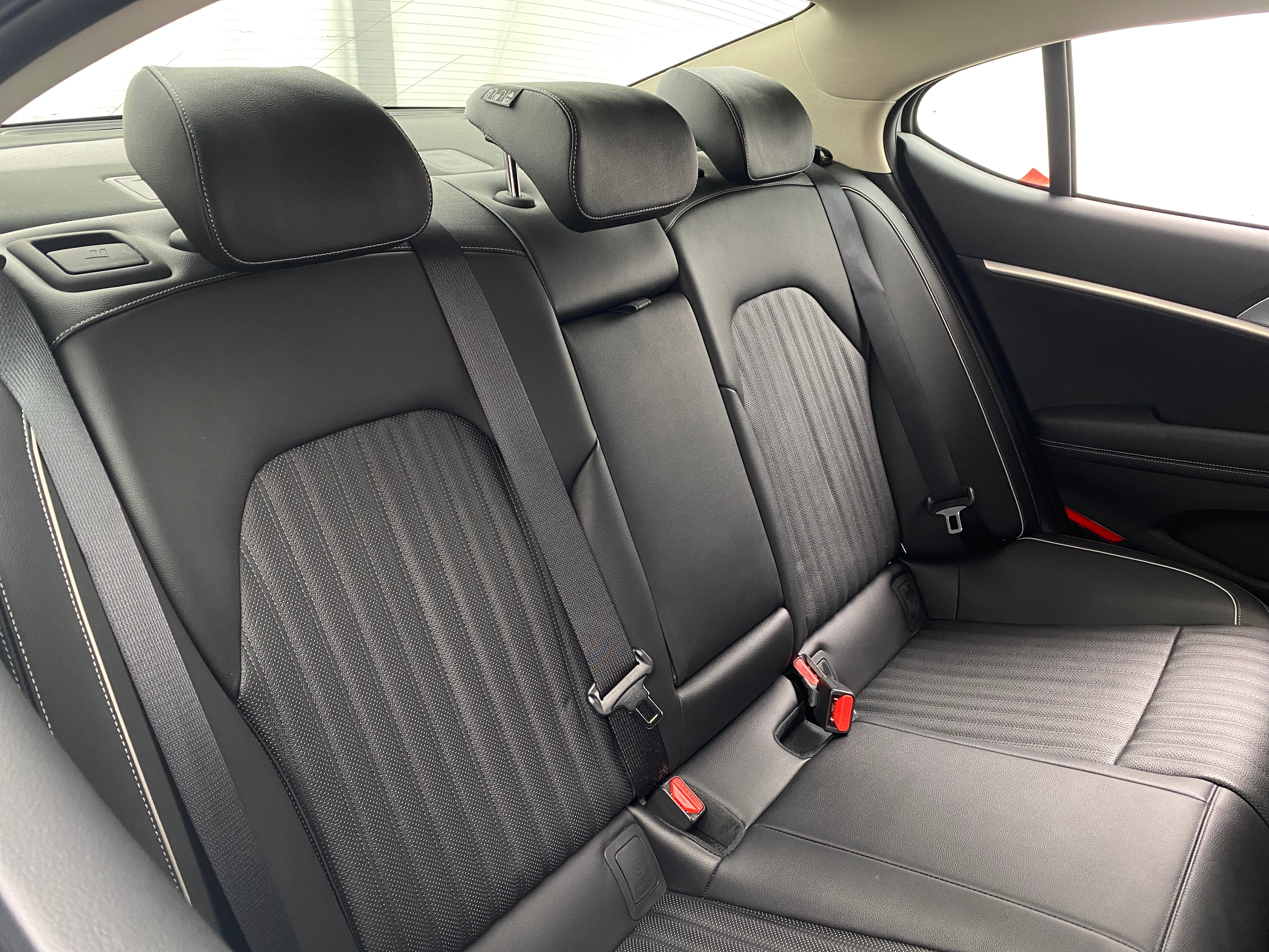 2022 Genesis G70 2.0T 5
