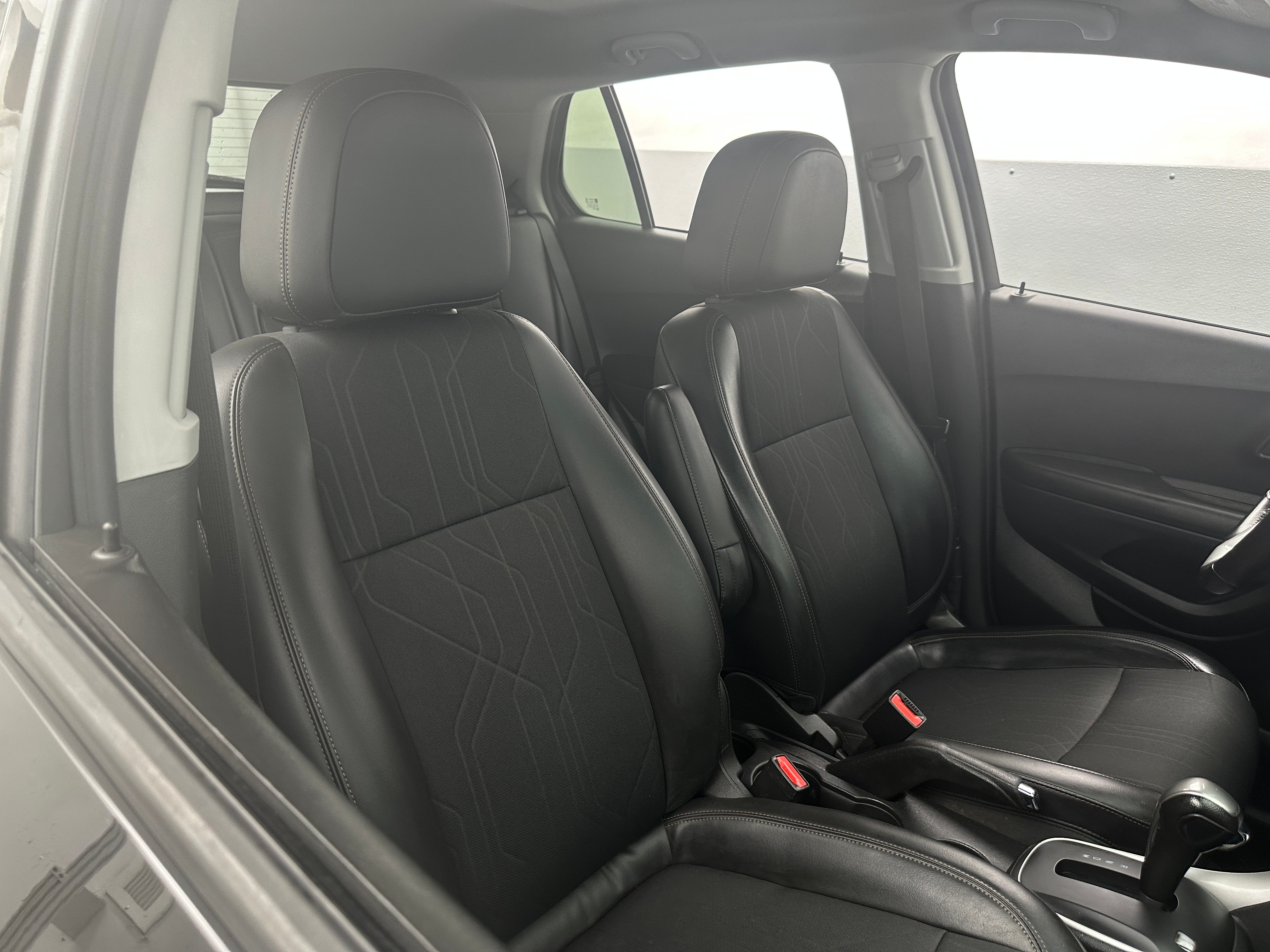2022 Chevrolet Trax LT 2