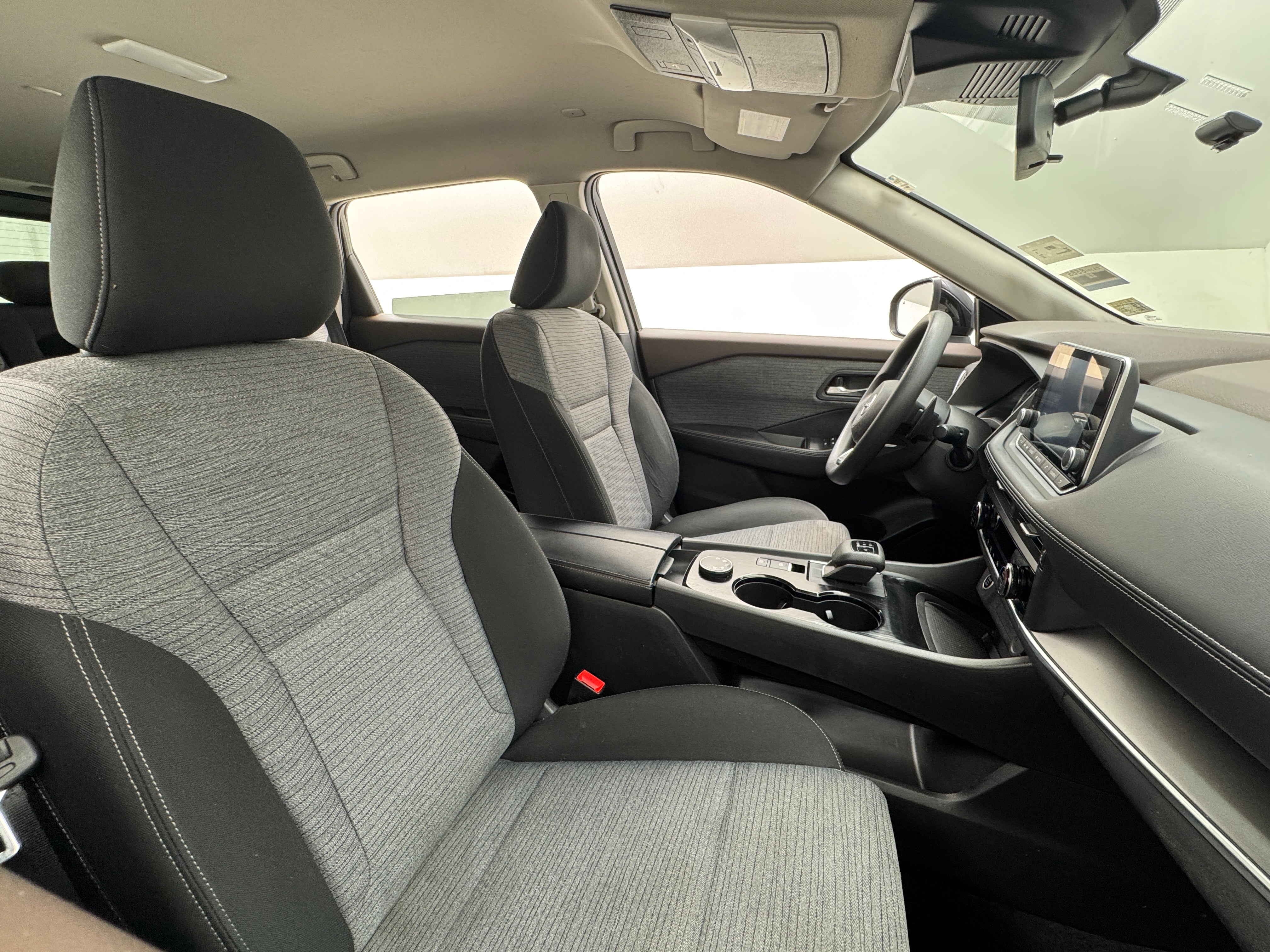 2023 Nissan Rogue SV 2