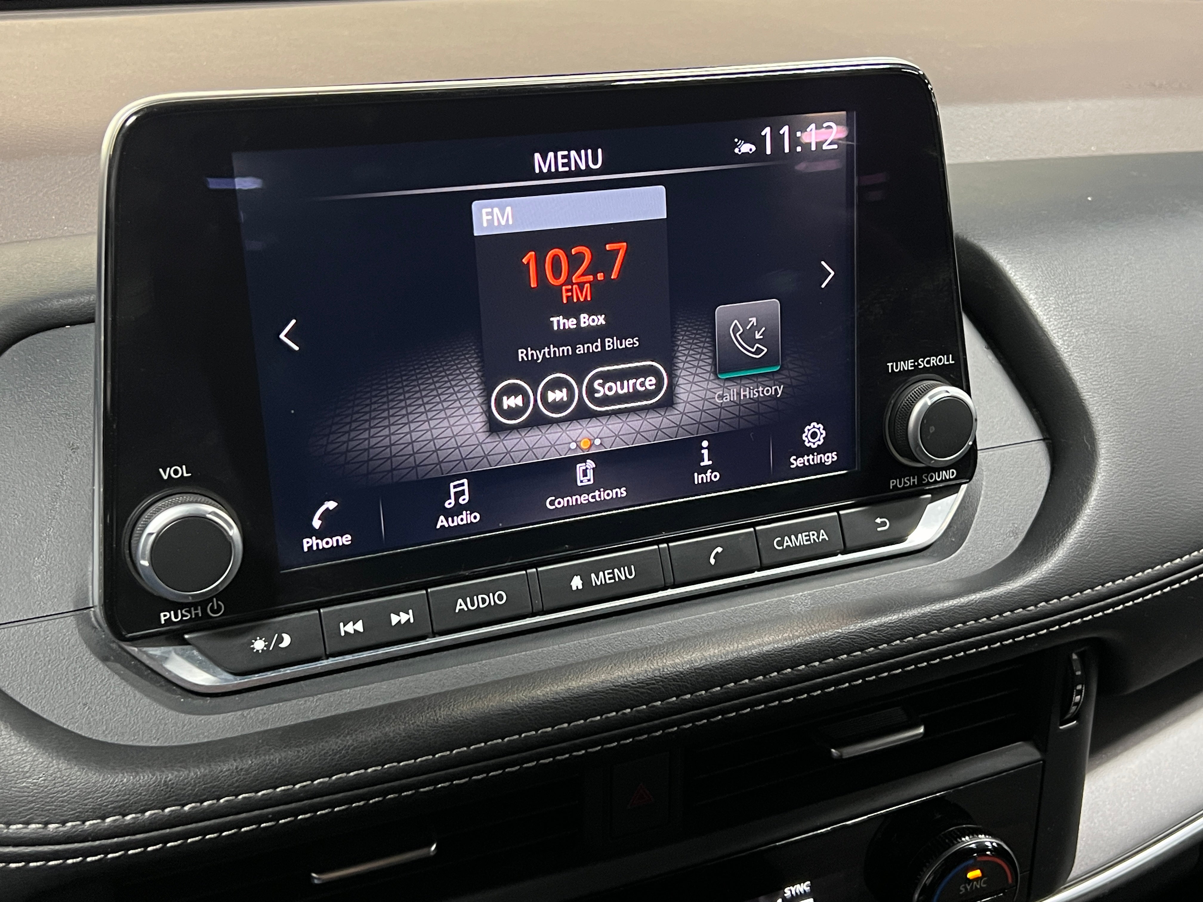 2023 Nissan Rogue SV 4