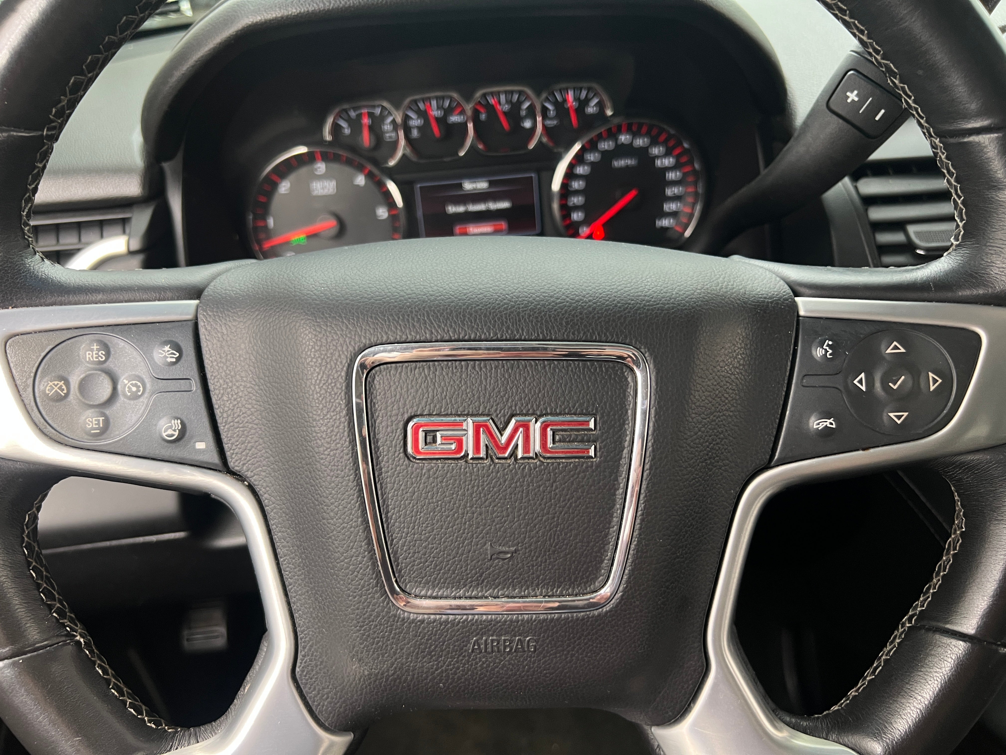 2016 GMC Yukon XL SLT 4
