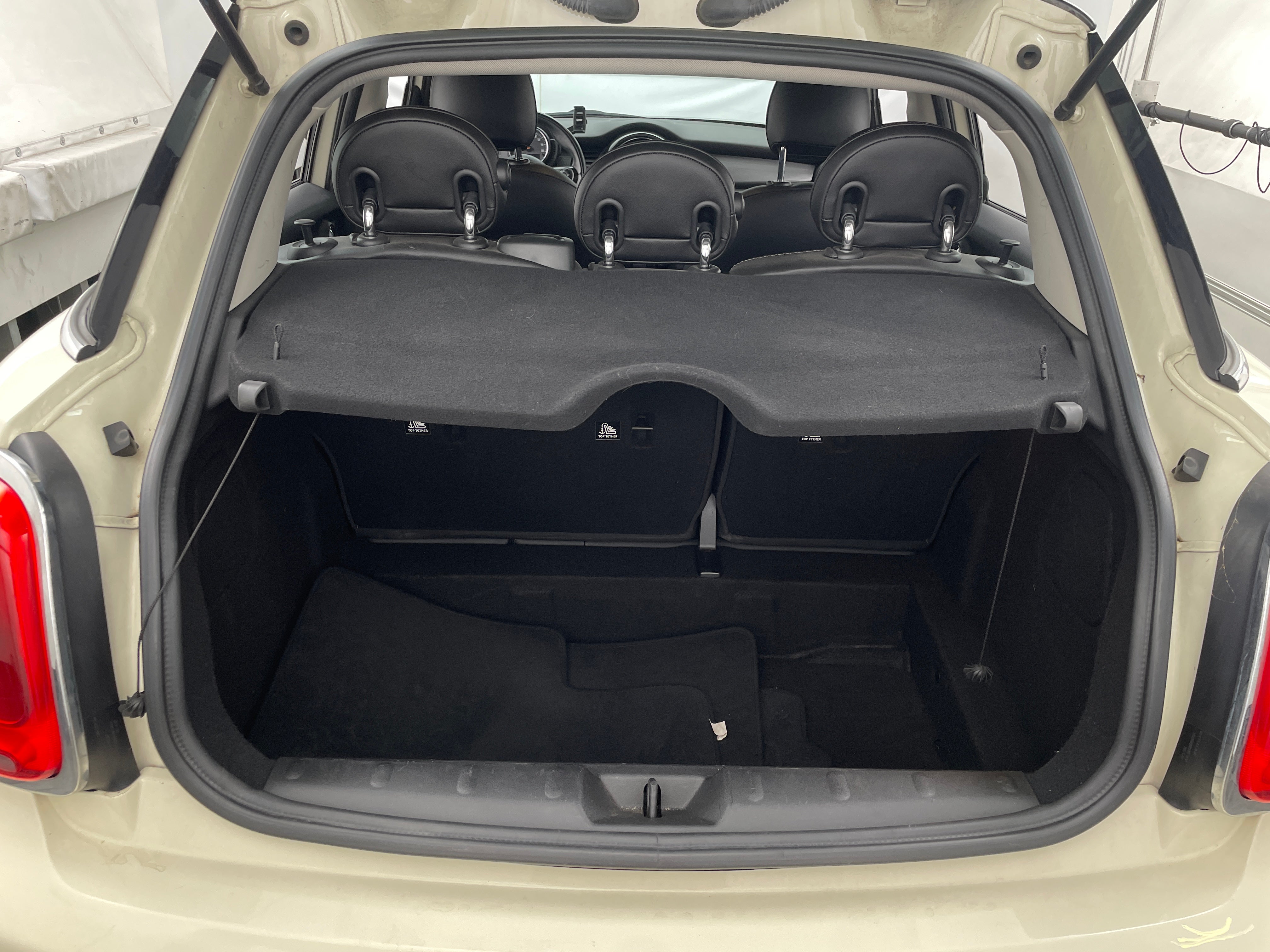 2016 MINI Cooper Hardtop 4 Door 6