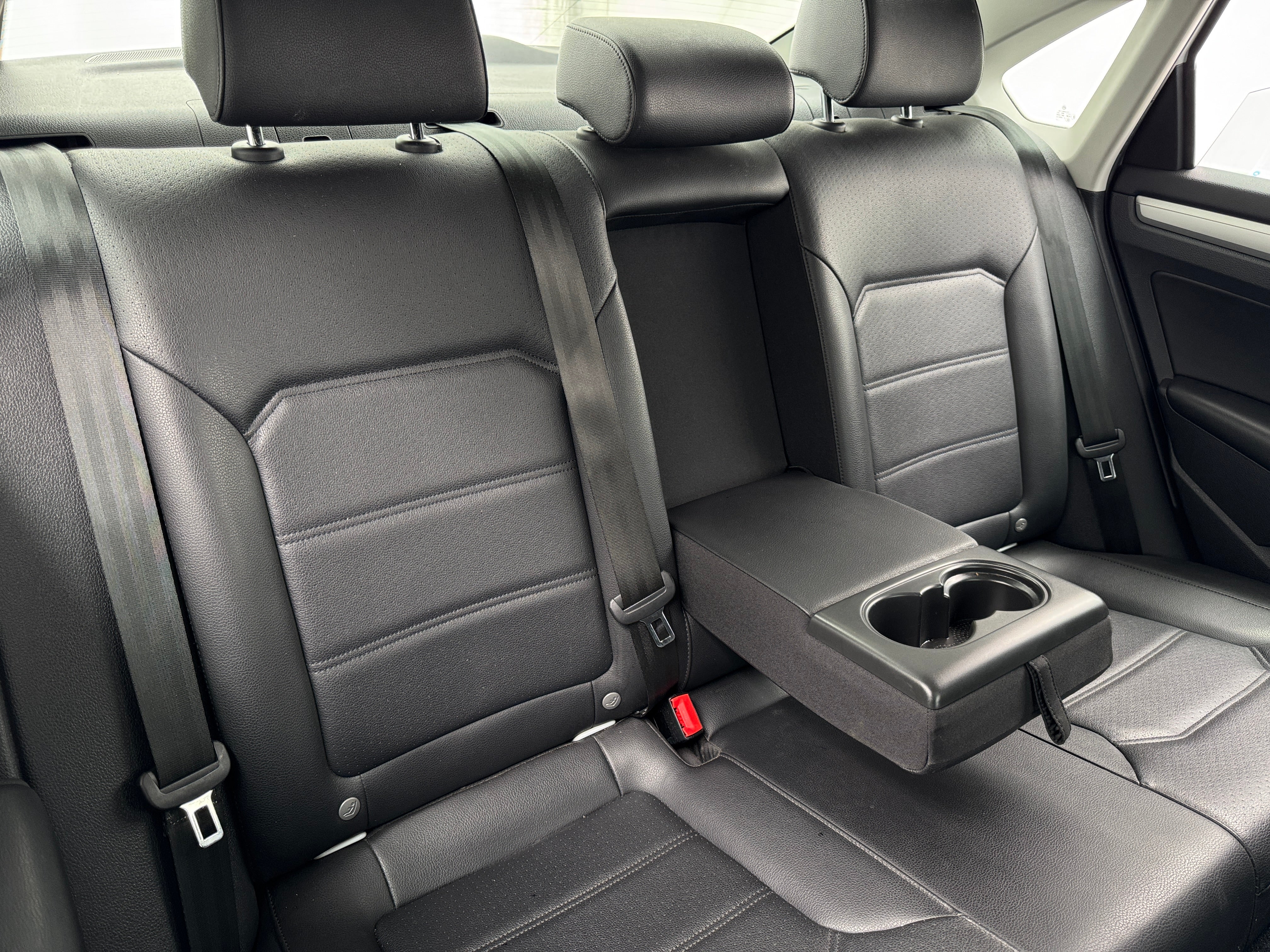 2019 Volkswagen Passat Wolfsburg Edition 5