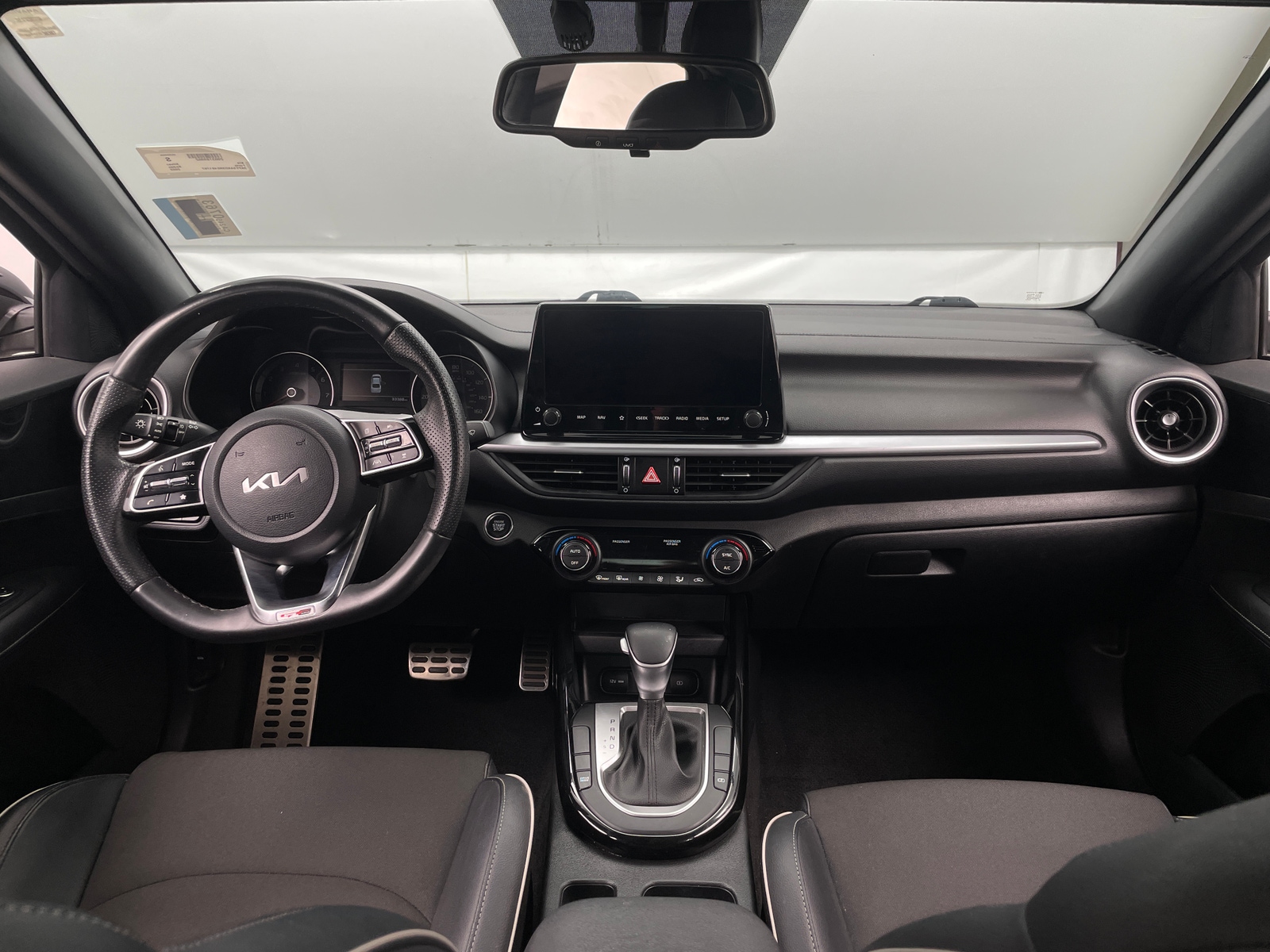 Thumbnail: 2022 Kia Forte - 3