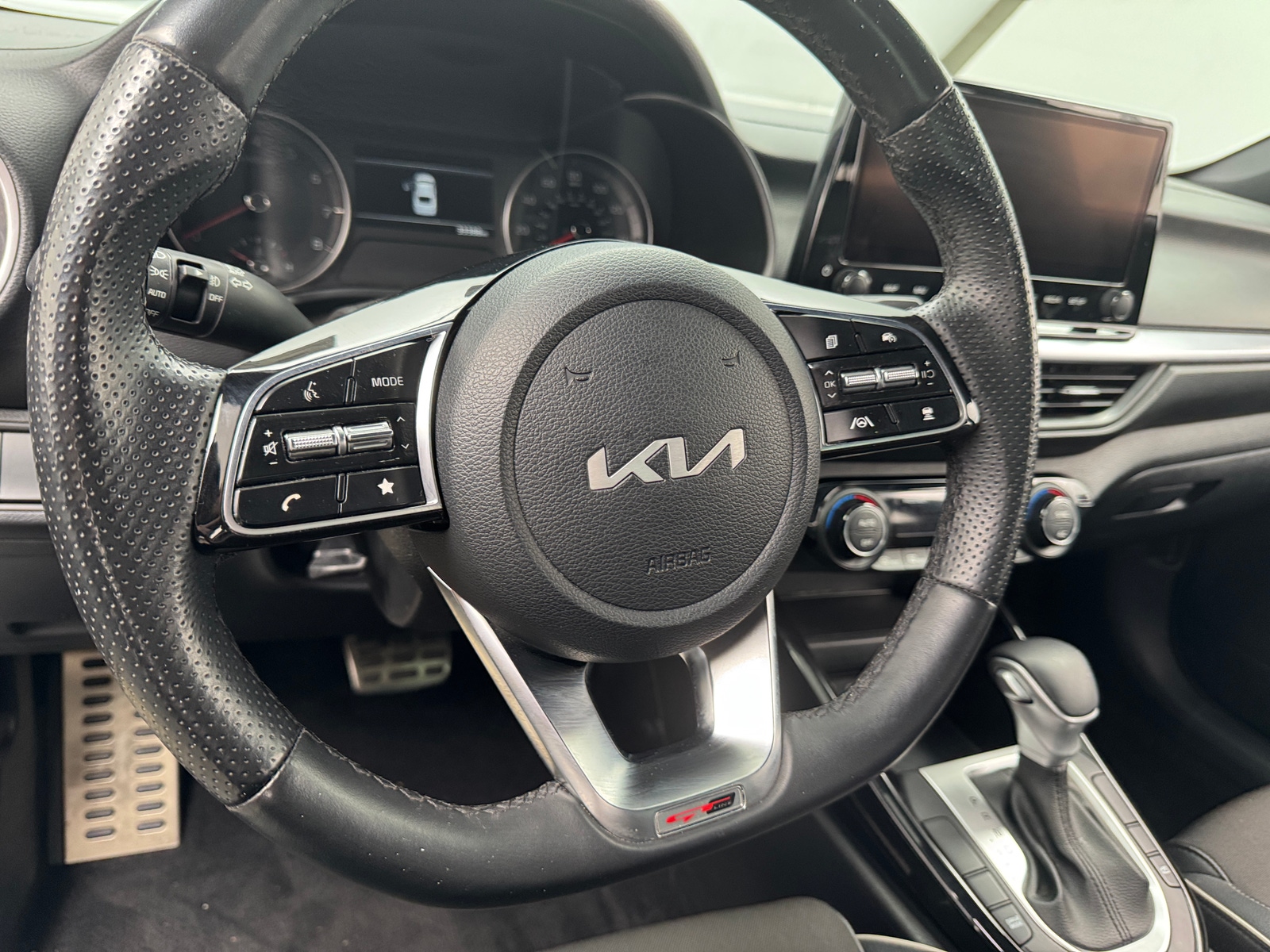 Thumbnail: 2022 Kia Forte - 5